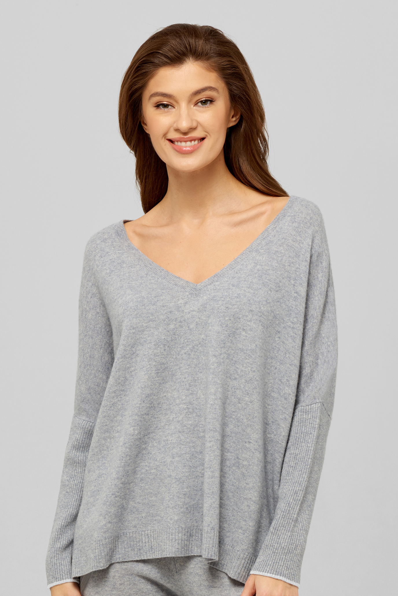 Женский серый кашемировый пуловер 1