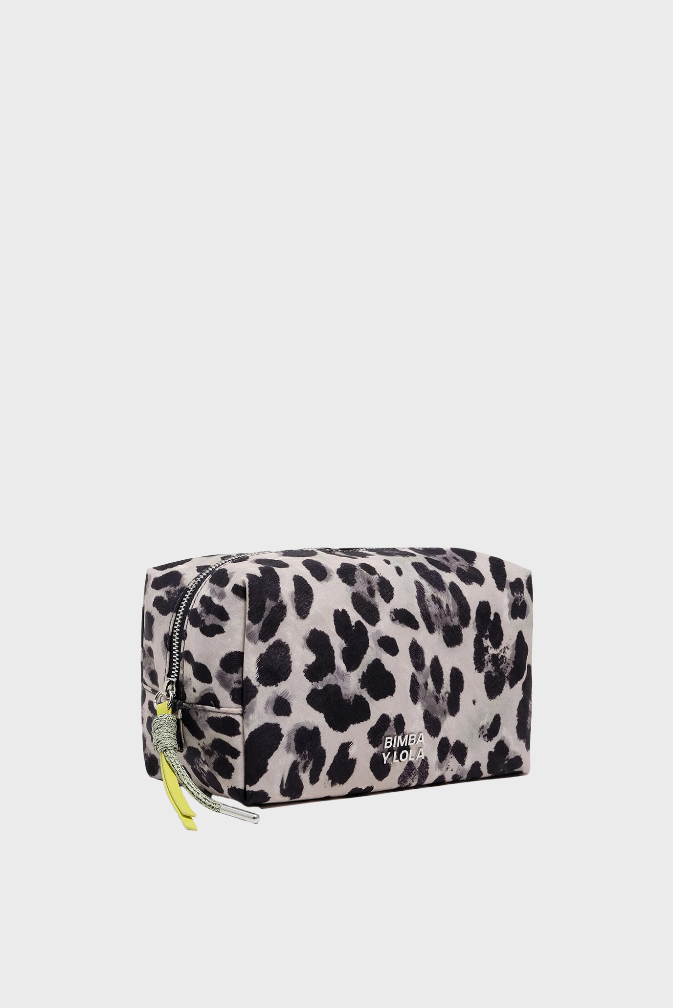 Женская серая косметичка с узором Серый ONESIZE Bimba Y Lola 252BBK471.10342 Женская серая косметичка с узором Серый ONESIZE Bimba Y Lola 252BBK471.10342