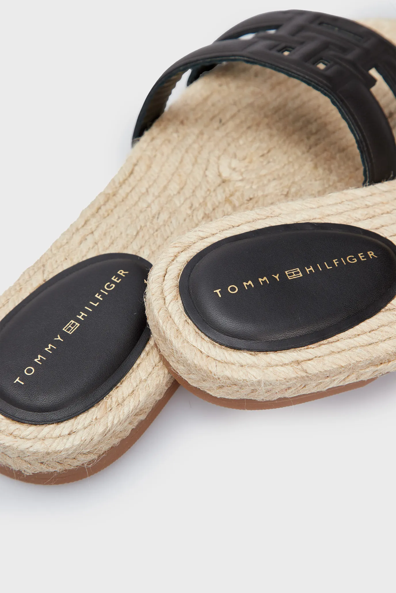 Жіночі чорні шкіряні слайдери TH EMBOSS FLAT ESP 2