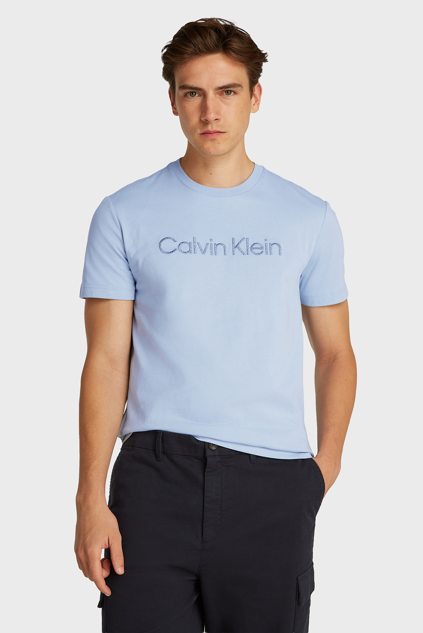 Мужская голубая футболка TEXTURED EMBROIDERY Голубой S Calvin Klein K10K114169 Мужская голубая футболка TEXTURED EMBROIDERY Голубой S Calvin Klein K10K114169