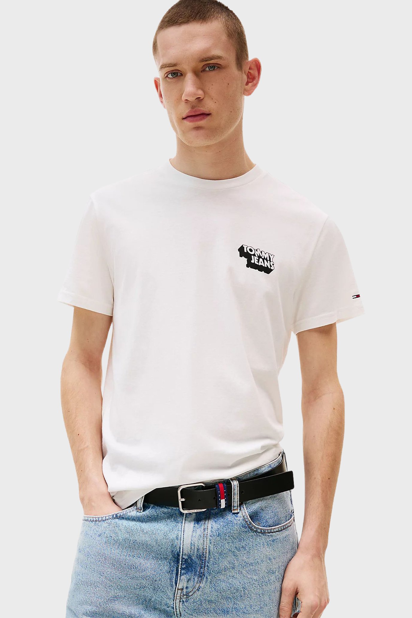 Мужская белая футболка SLIM STACK LOGO Белый L Tommy Jeans DM0DM21539 Мужская белая футболка SLIM STACK LOGO Белый L Tommy Jeans DM0DM21539
