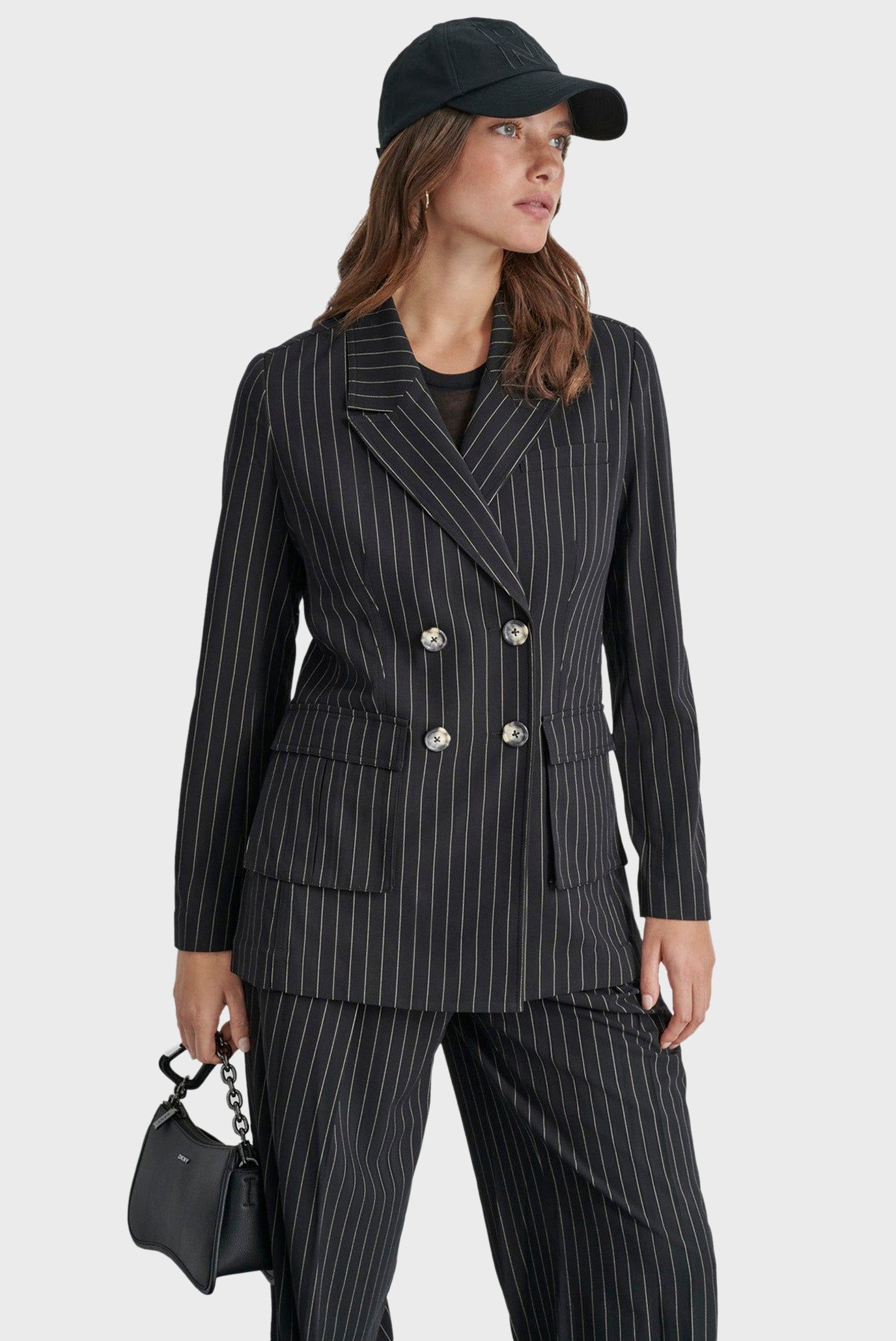 Женский черный блейзер в полоску Черный L DKNY D2G4A213 Женский черный блейзер в полоску Черный L DKNY D2G4A213
