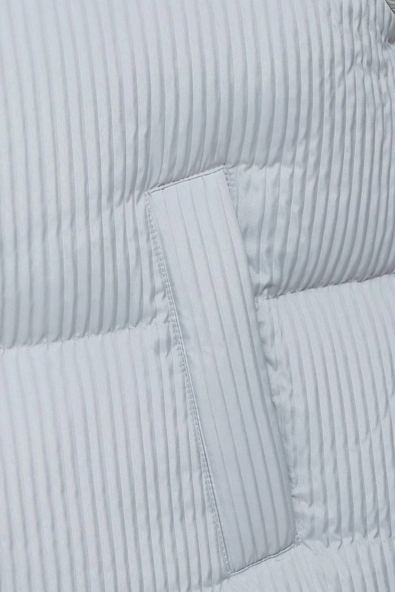 Женский голубой пуховик 6