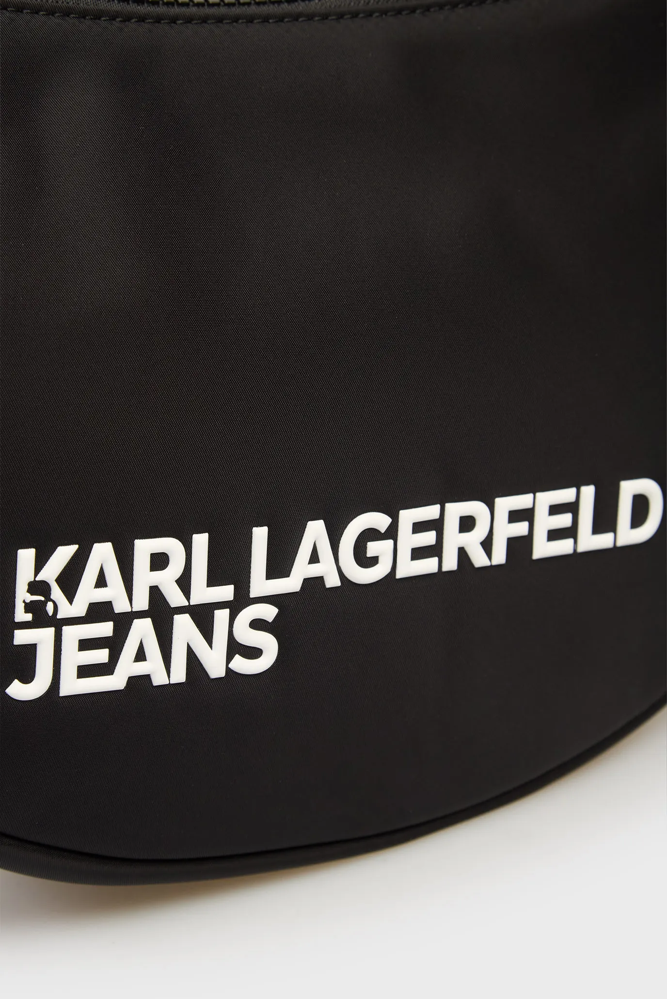 Жіноча чорна сумка essential 5