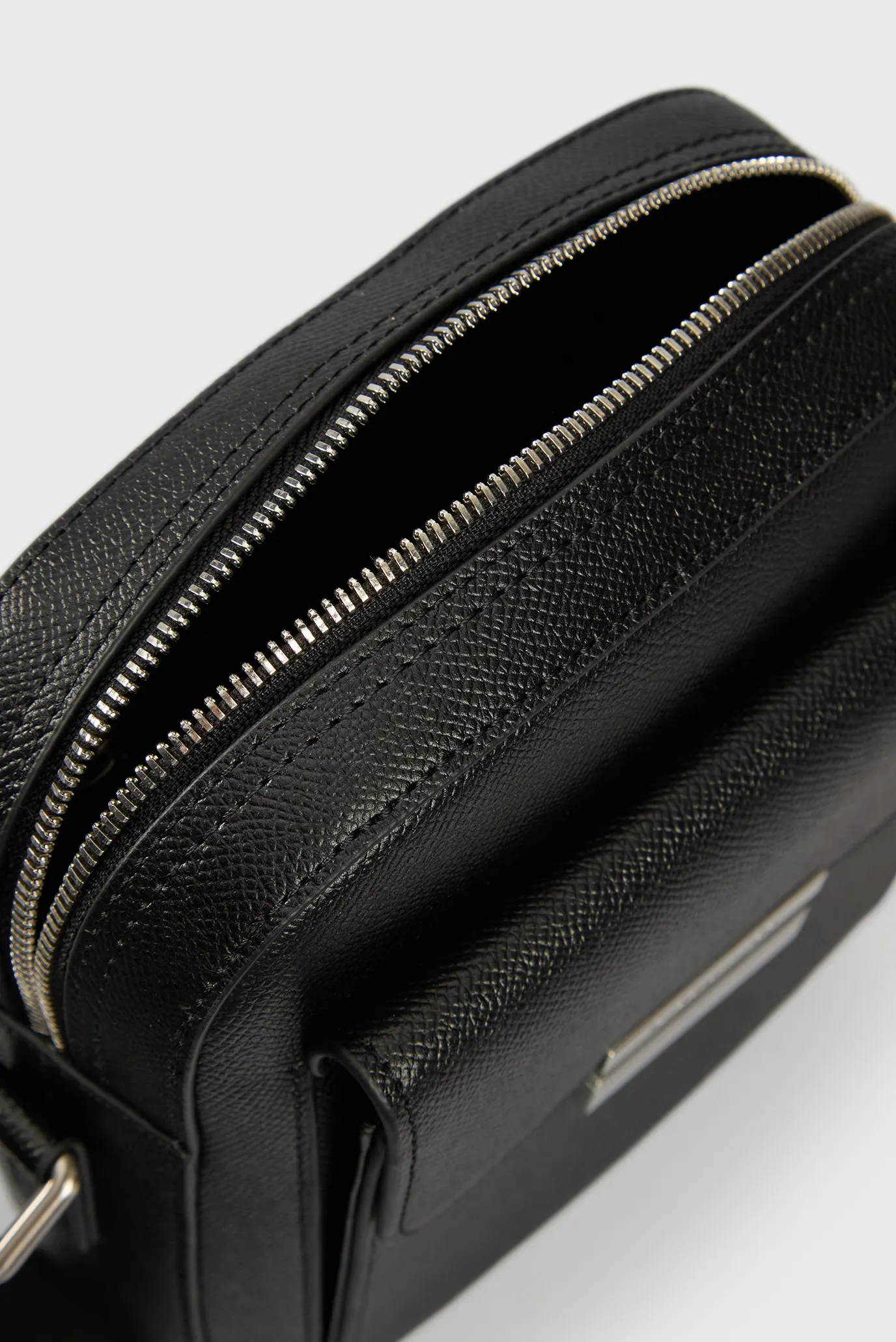 Чоловіча чорна шкіряна сумка THOMAS BODYBAG 5