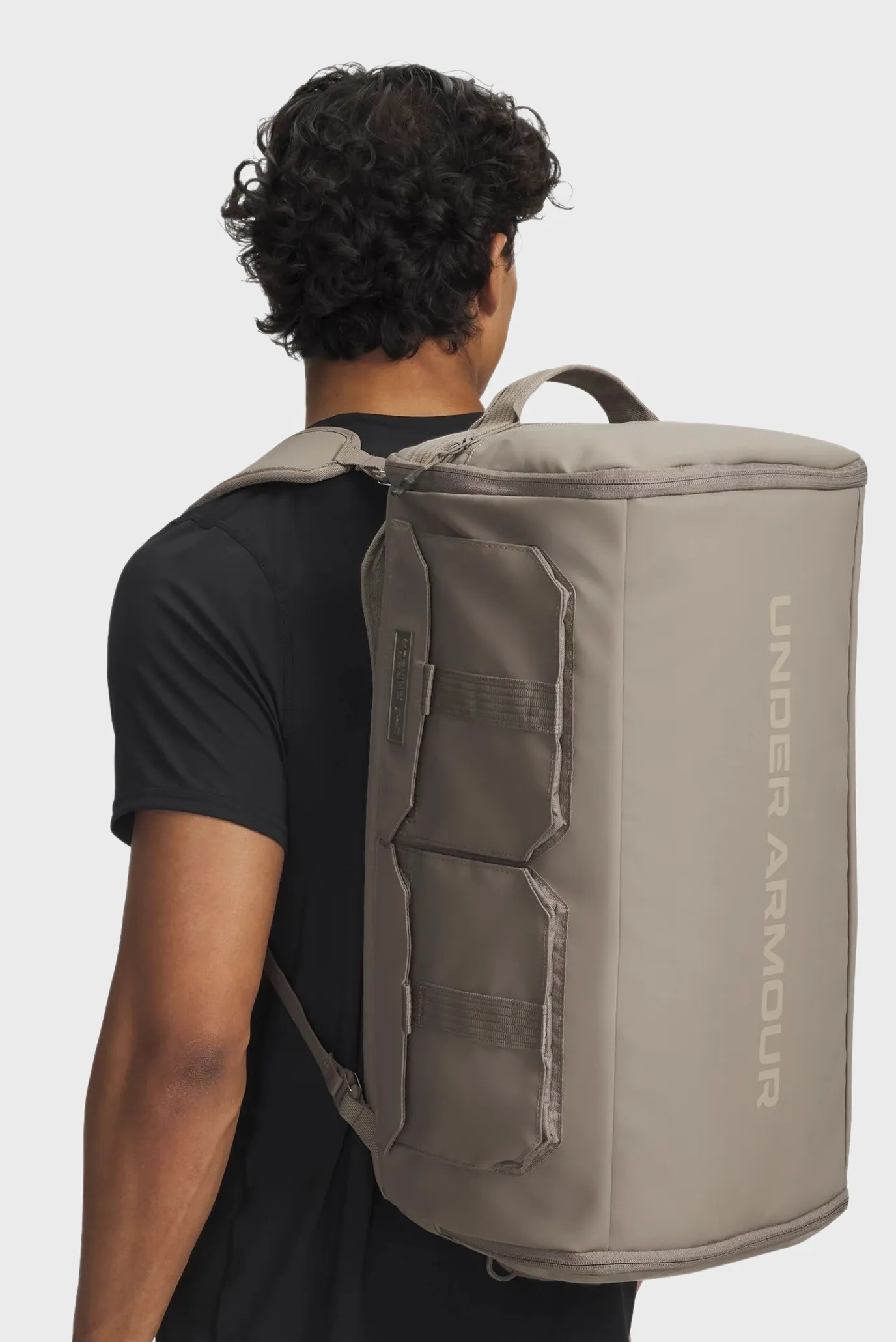 Бежева спортивна сумка-рюкзак UA Triumph Backpack Duffle 2