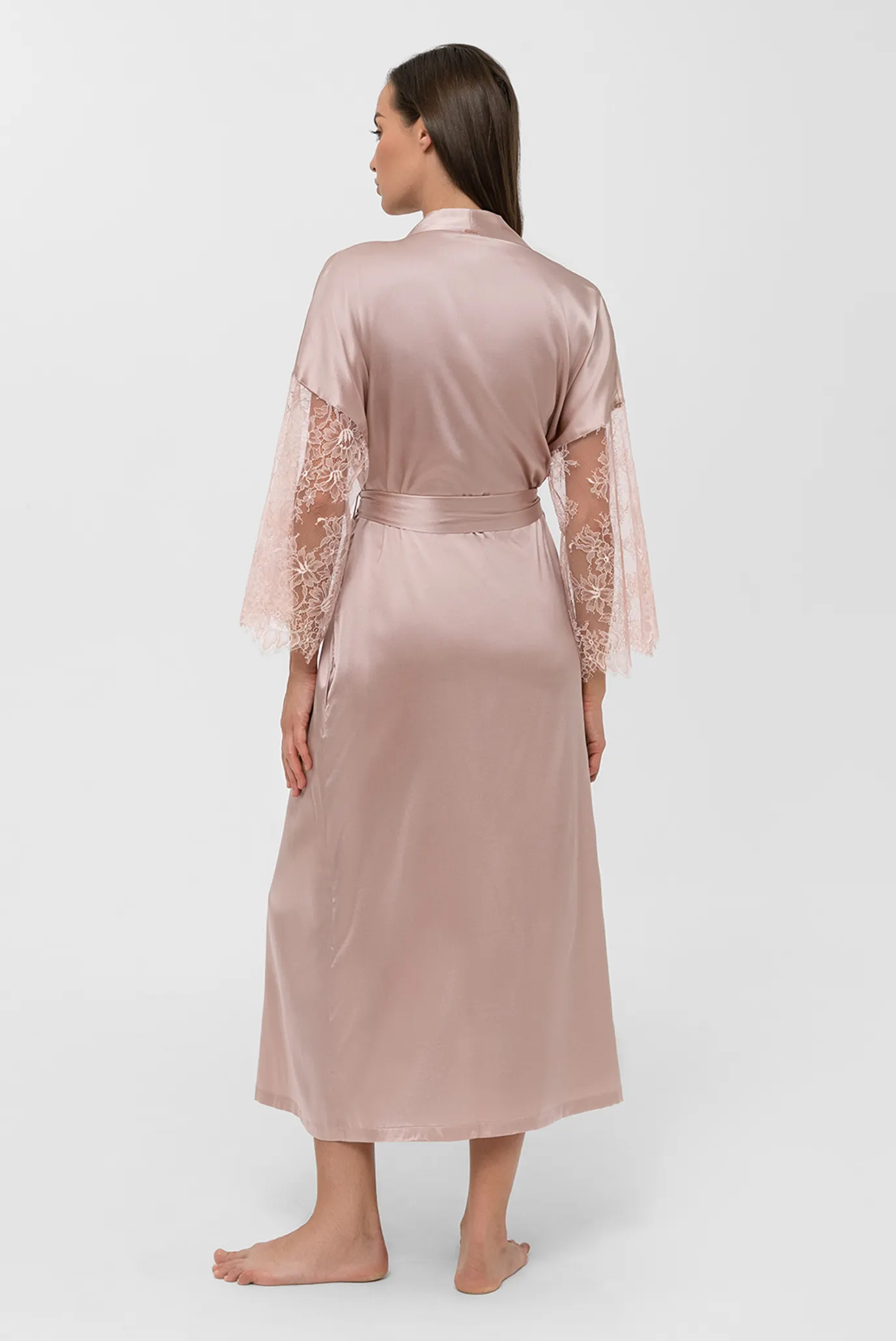 Женский пудровый шелковый пеньюар 3
