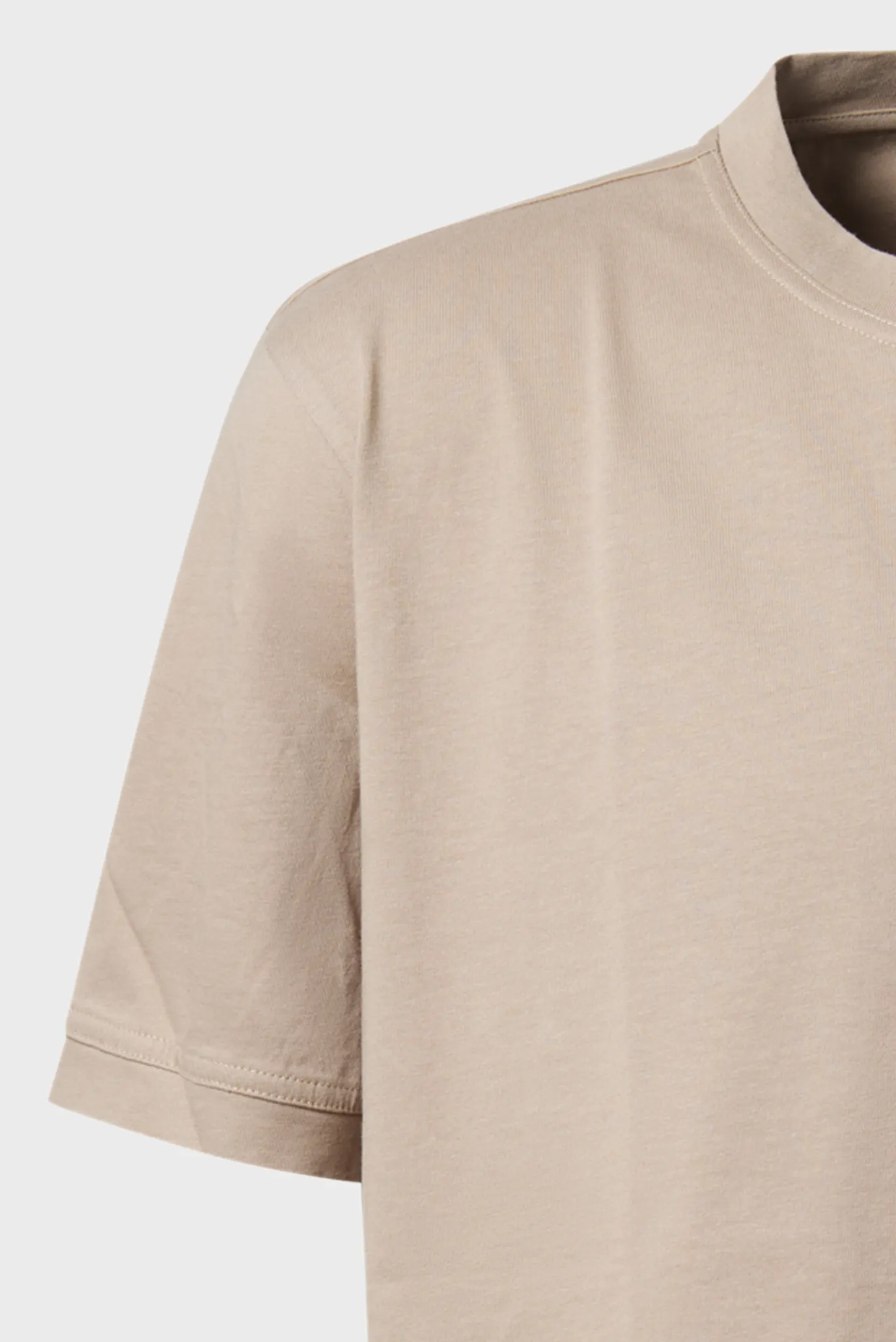 Мужская бежевая футболка 3