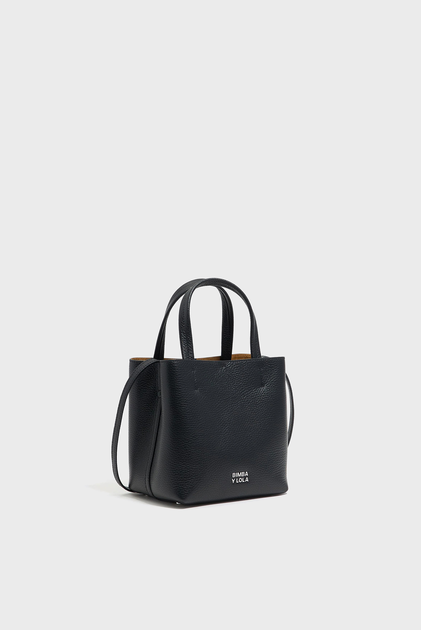 Женская черная кожаная сумка Черный ONESIZE Bimba Y Lola 251BBBJ5L.10000 Женская черная кожаная сумка Черный ONESIZE Bimba Y Lola 251BBBJ5L.10000
