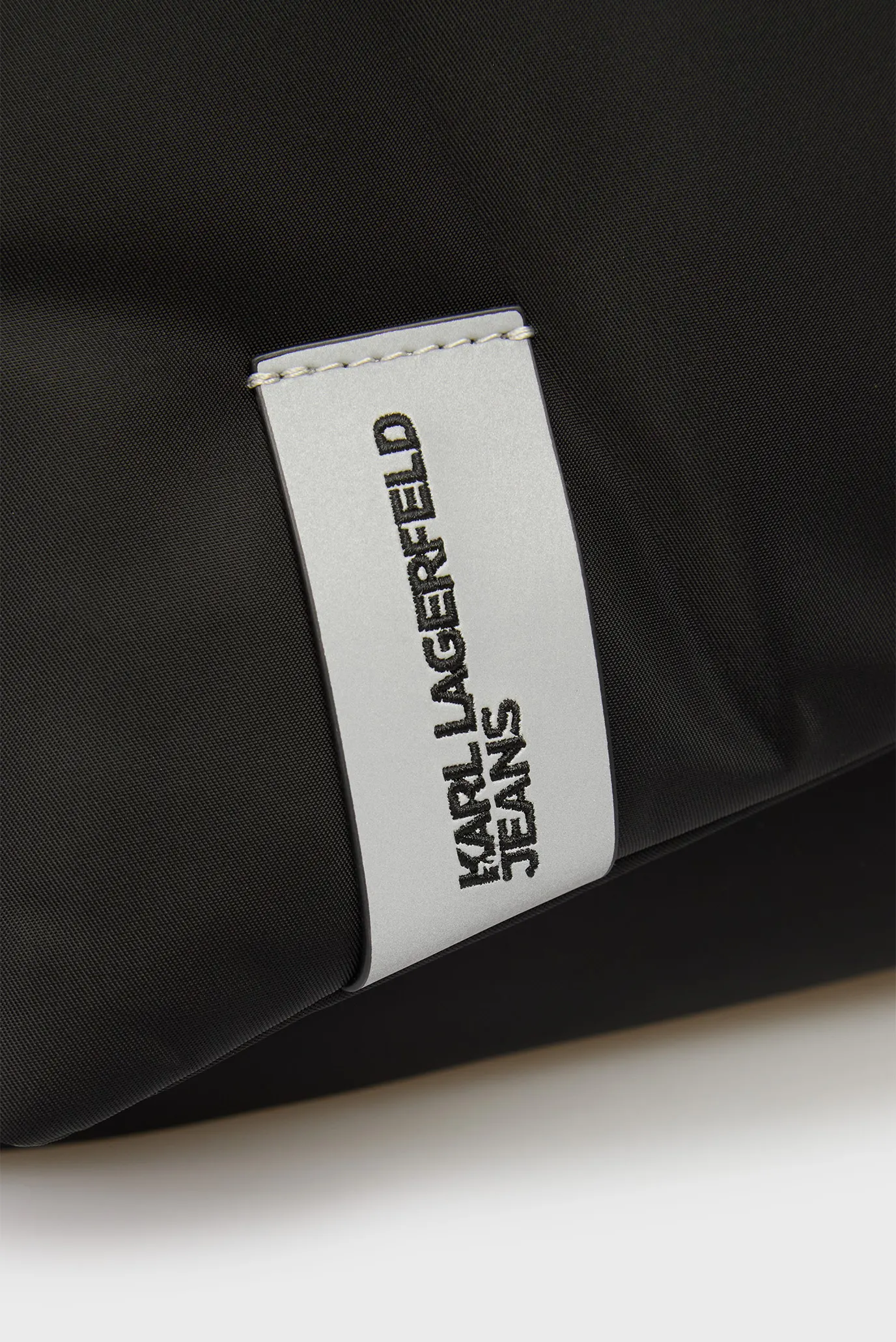 Женская черная сумка padded 2