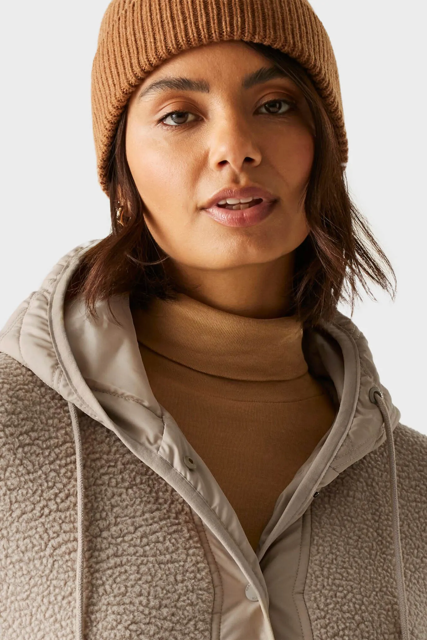 Женская бежевая куртка 2