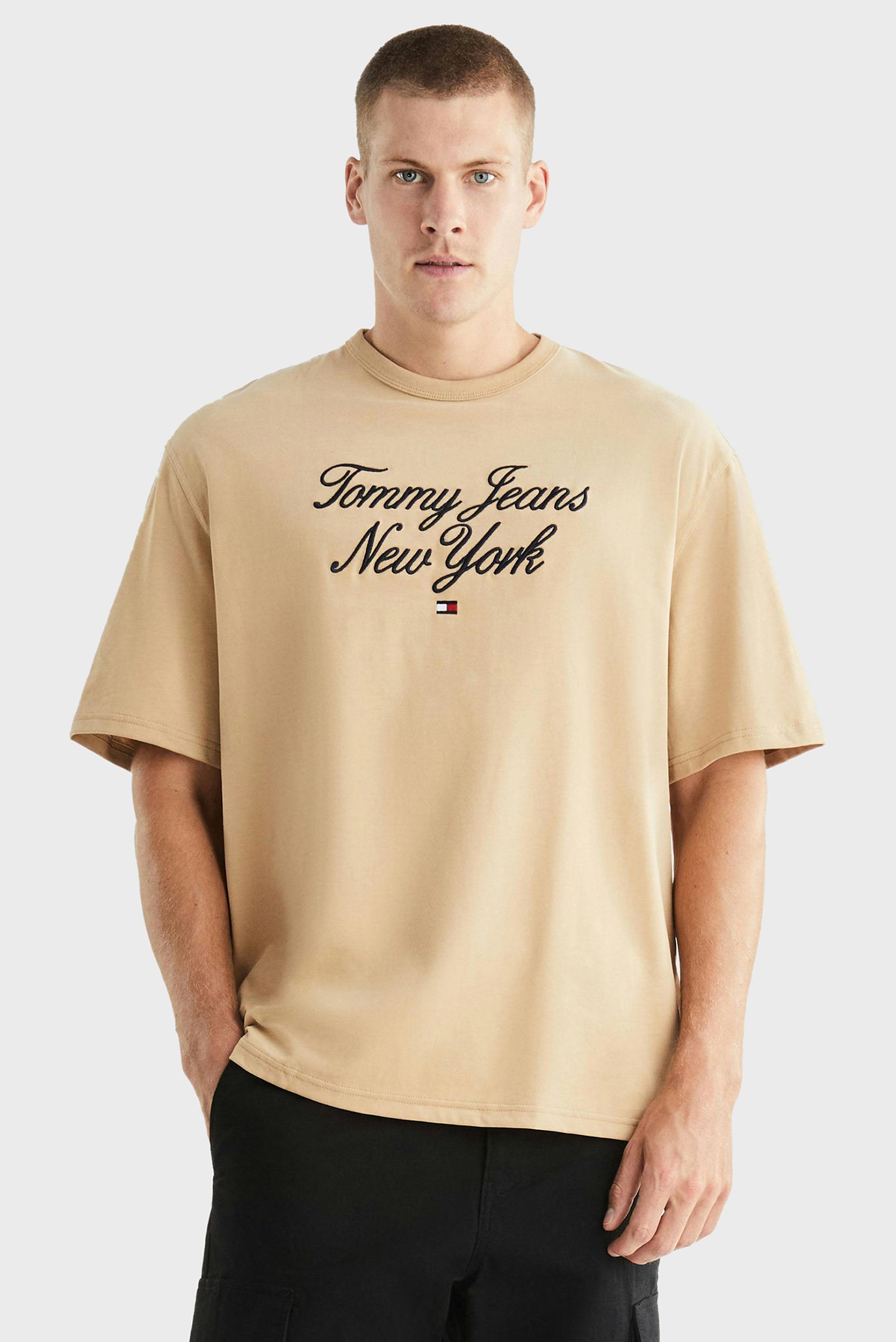 Чоловіча бежева футболка TJM OVZ LUXE SERIF TJ NY TEE 1