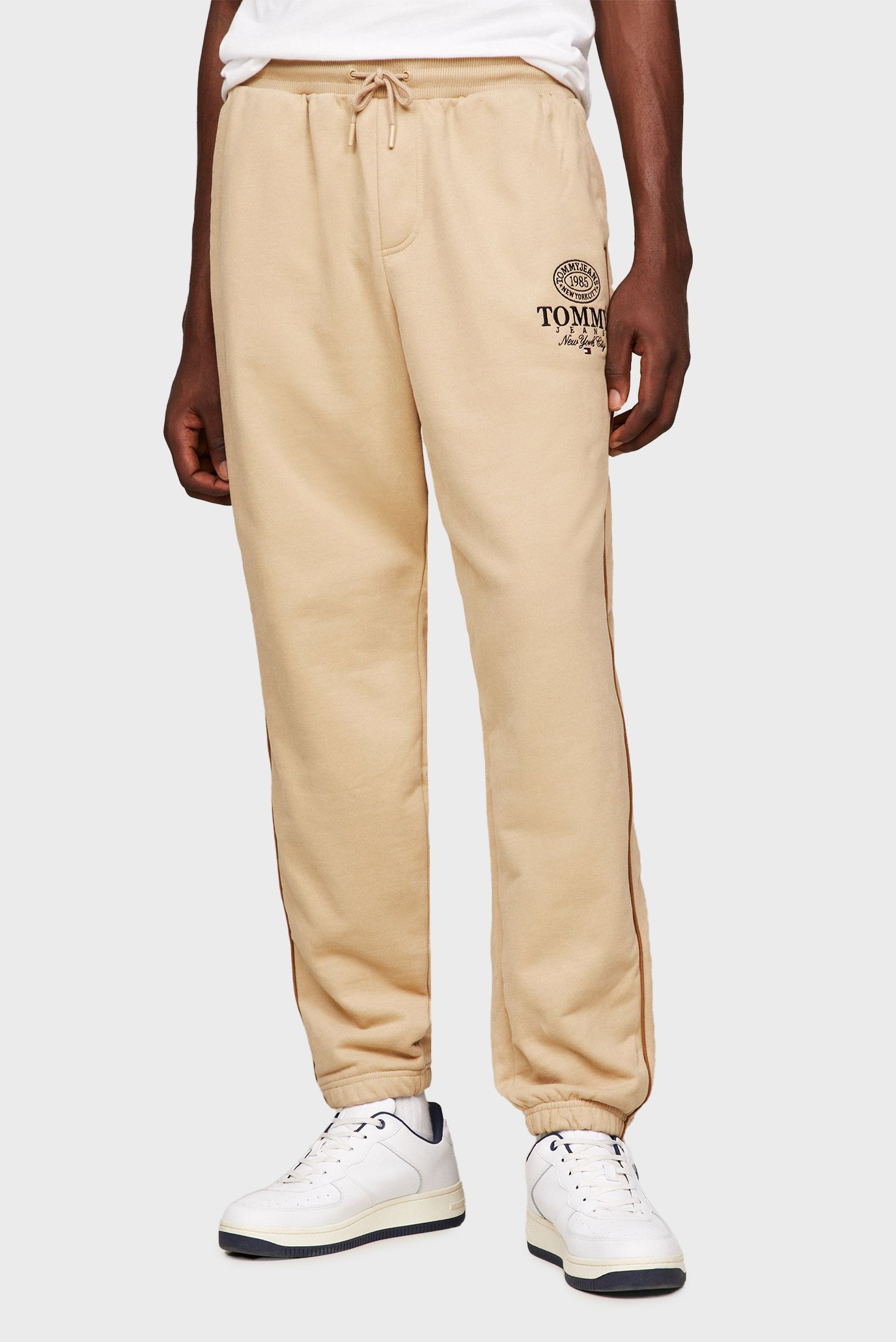 Мужские бежевые спортивные брюки TJM RLX LUX ATH PIPING JOGGER 1