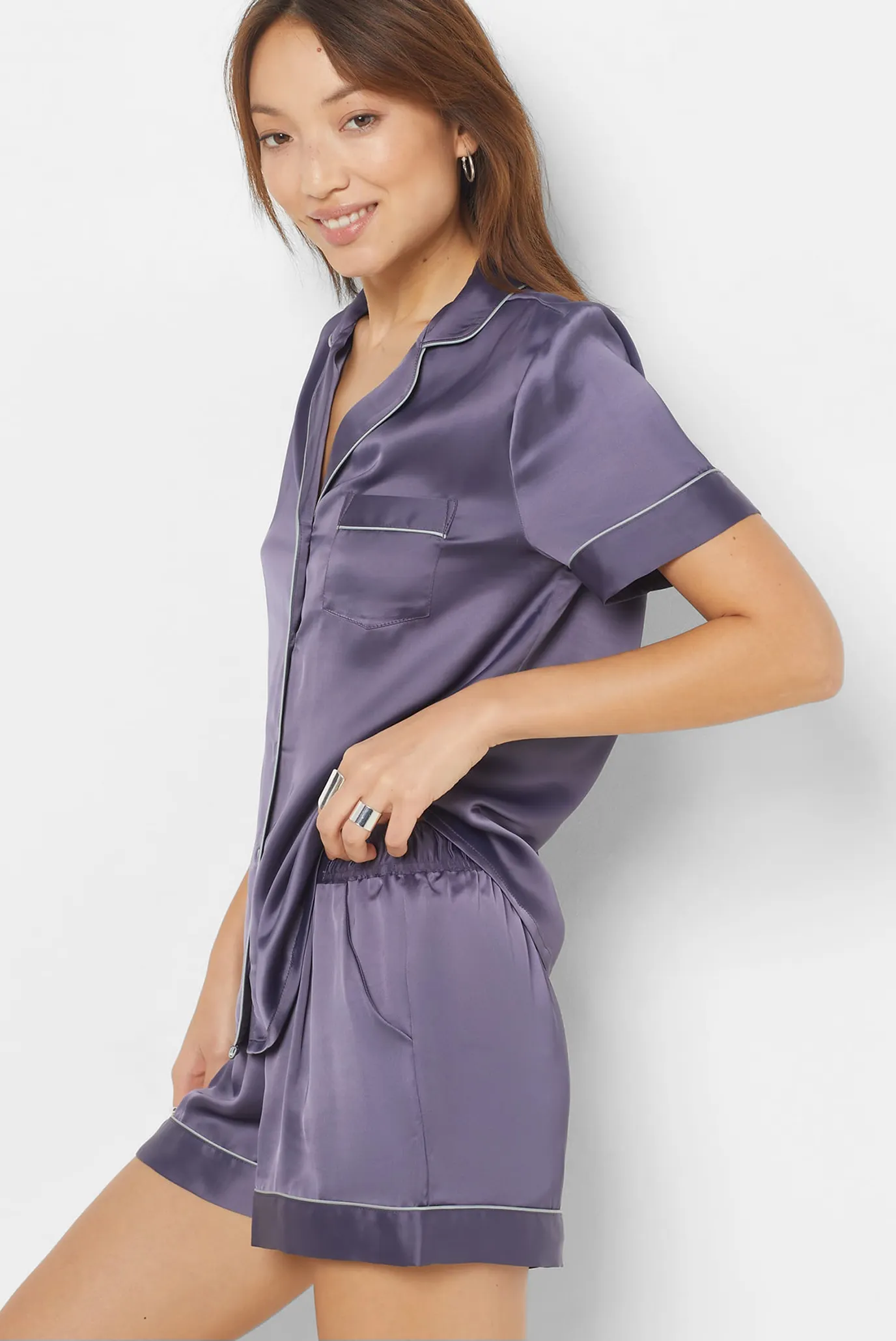 Женские фиолетовые шорты GIA 4