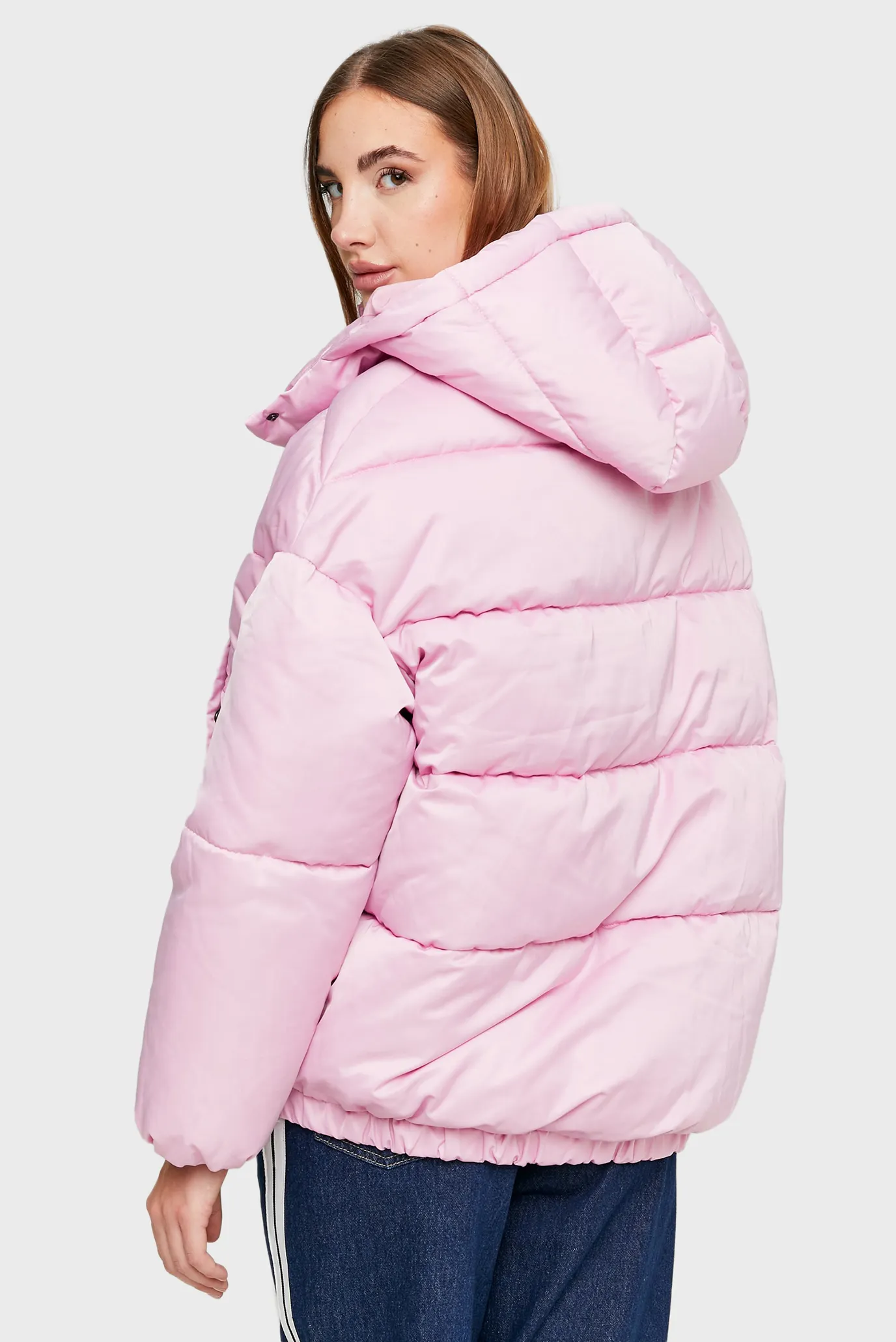 Женская розовая куртка 3