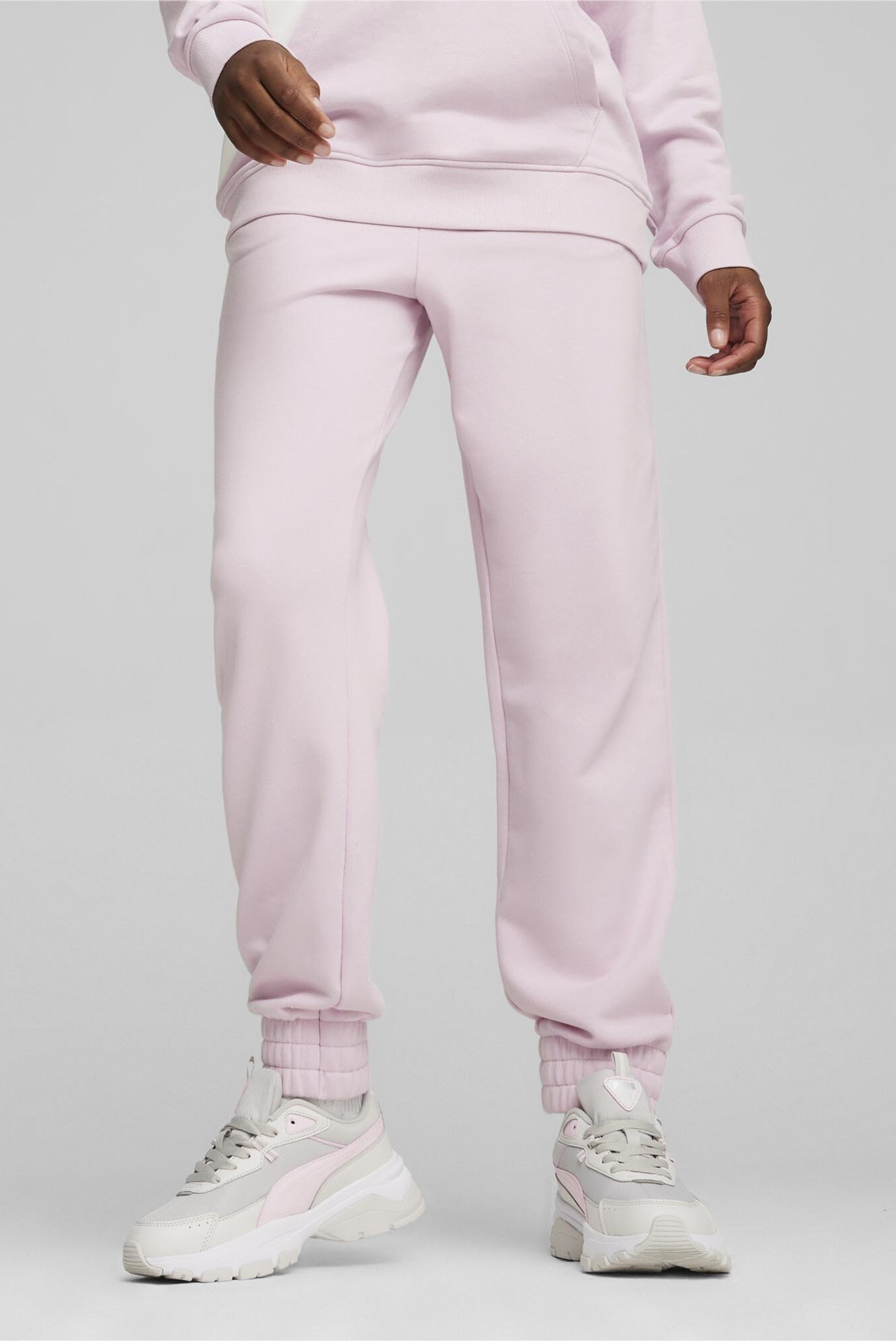 Женские розовые спортивные брюки 
Essentials+ Embroidery Women's Pants 1