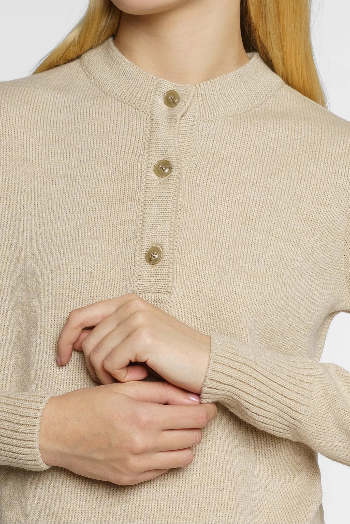 Женская бежевая шерстяная кофта 4