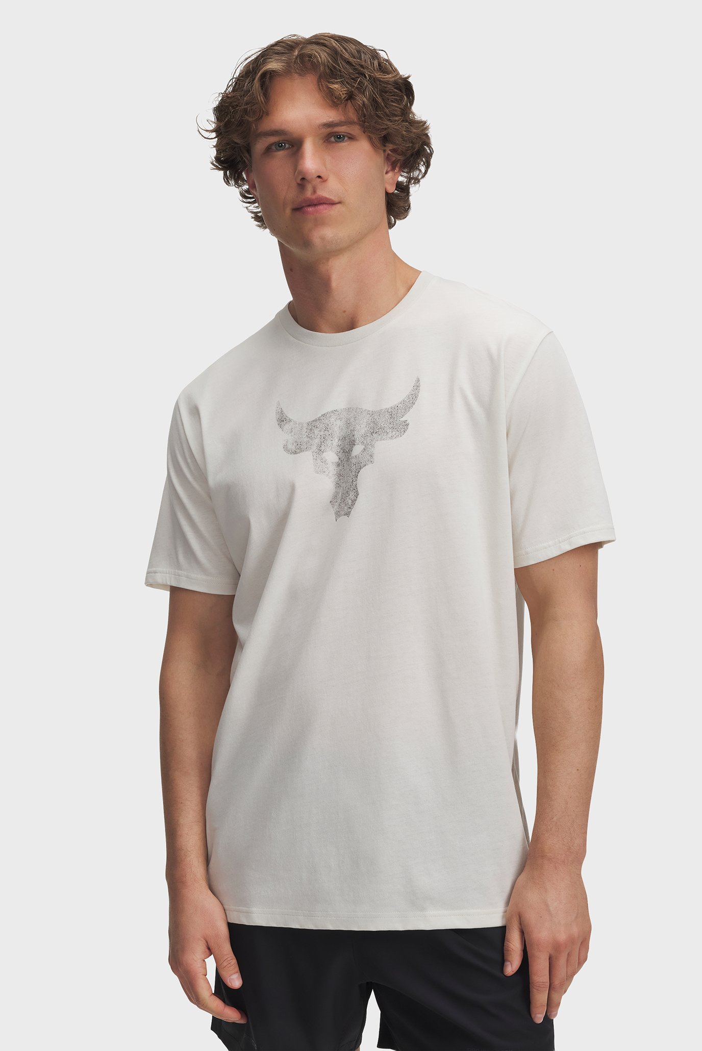 Мужская светло-серая футболка UA Pjt Rck Brahma Bull SS Серый XXL Under Armour 1383191-279 Мужская светло-серая футболка UA Pjt Rck Brahma Bull SS Серый XXL Under Armour 1383191-279
