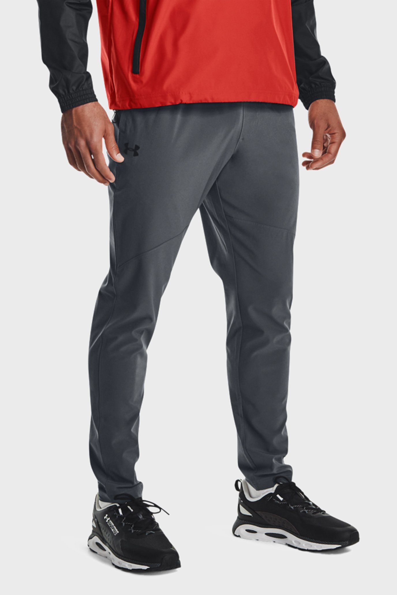 Чоловічі темно-сірі спортивні штани UA STRETCH WOVEN PANT 1
