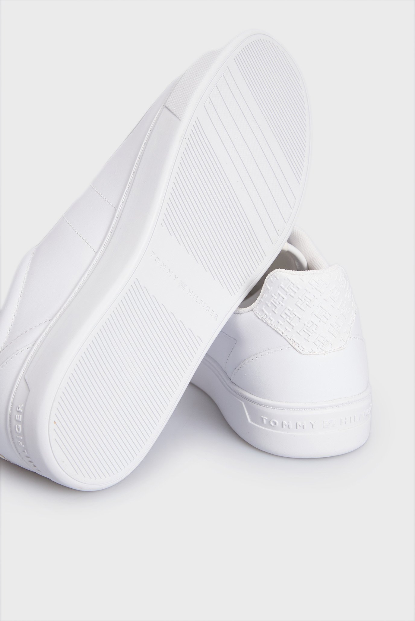 Жіночі білі шкіряні снікерси ELEVATED ESSENT SNEAKER MONOGRAM Tommy Hilfiger FW0FW07999 — MD-Fashion Жіночі білі шкіряні снікерси ELEVATED ESSENT SNEAKER MONOGRAM Tommy Hilfiger FW0FW07999 — MD-Fashion