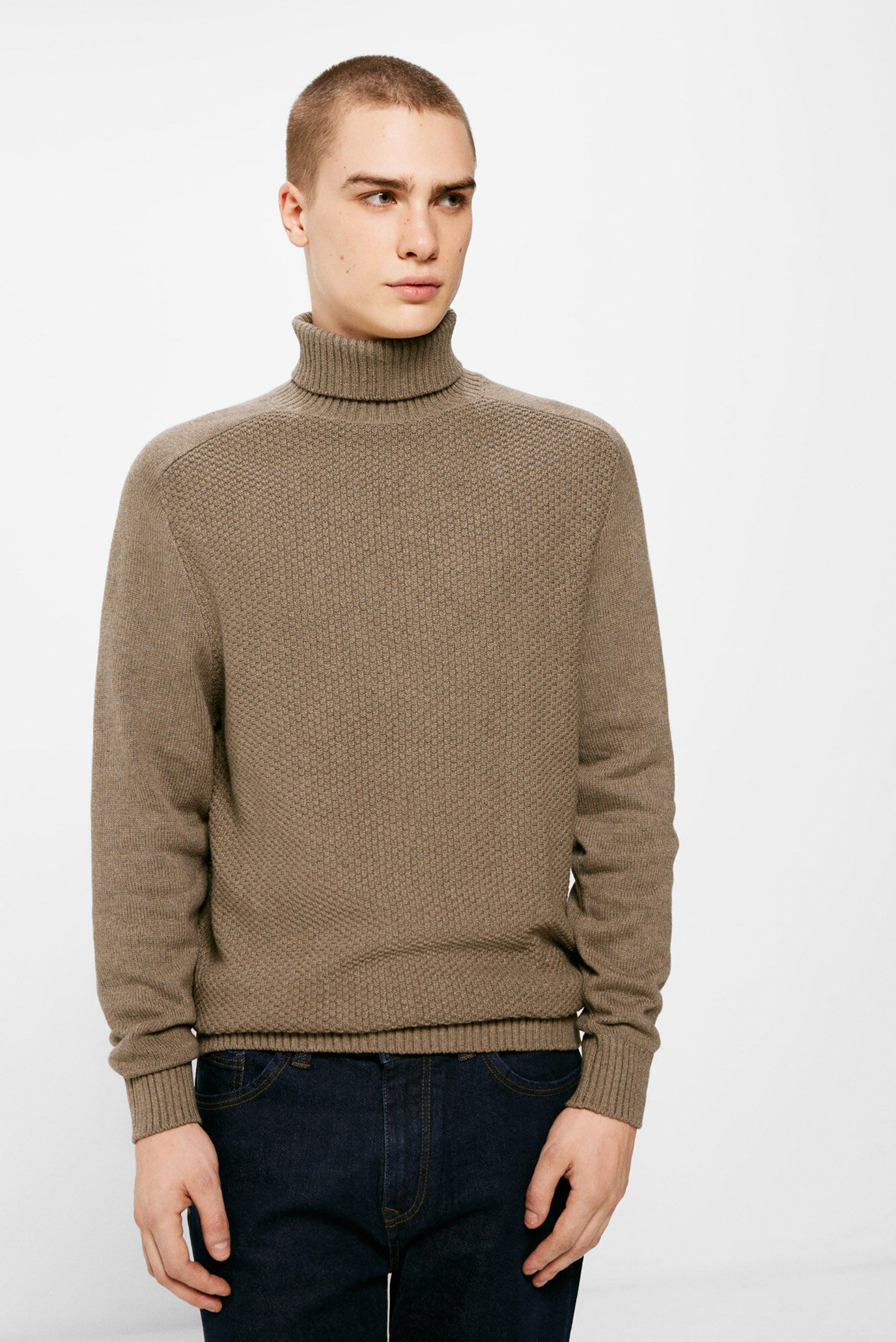 Чоловічий коричневий светр 1