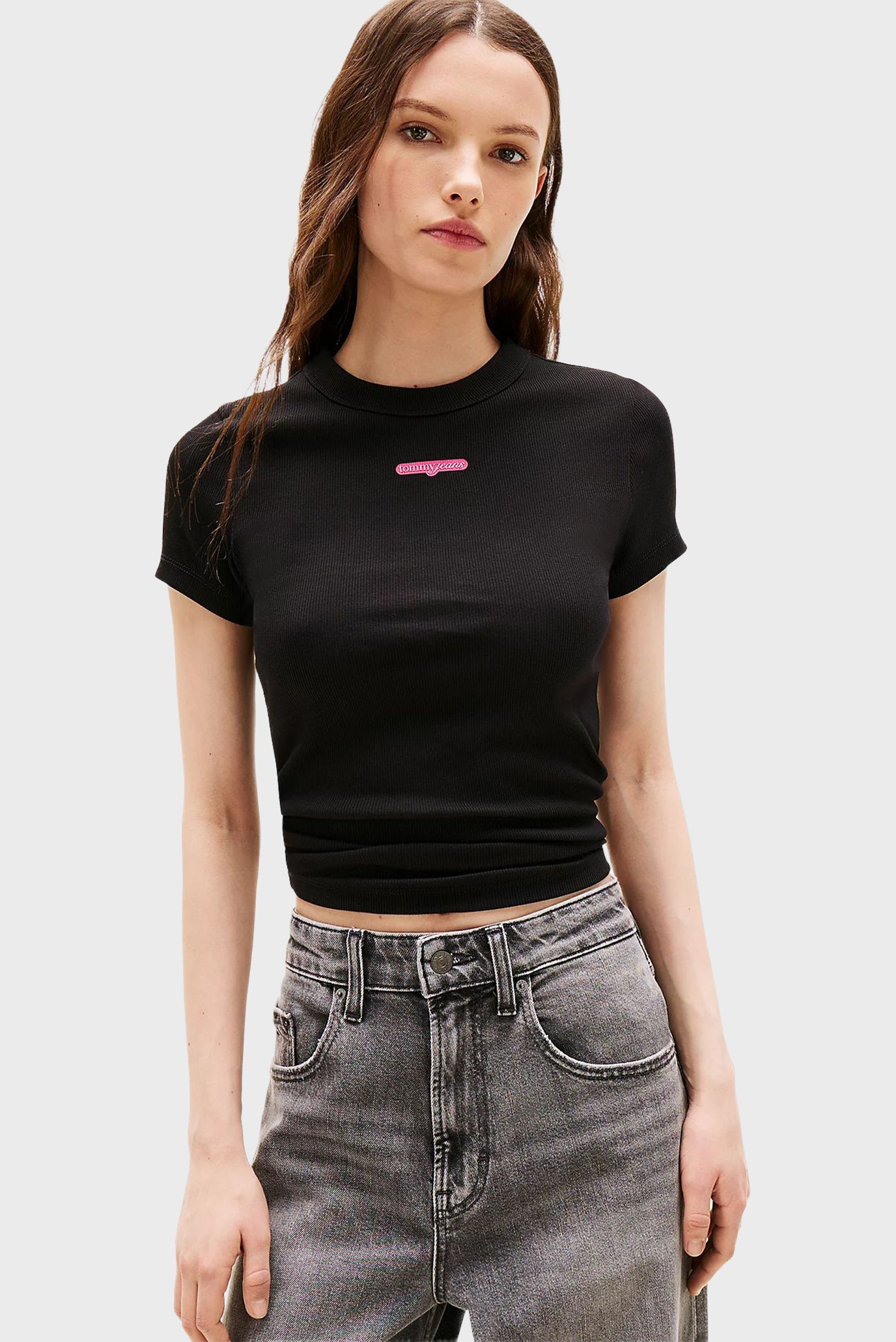 Женская черная футболка SLIM SCRIPT LABEL Черный S Tommy Jeans DW0DW21402 Женская черная футболка SLIM SCRIPT LABEL Черный S Tommy Jeans DW0DW21402