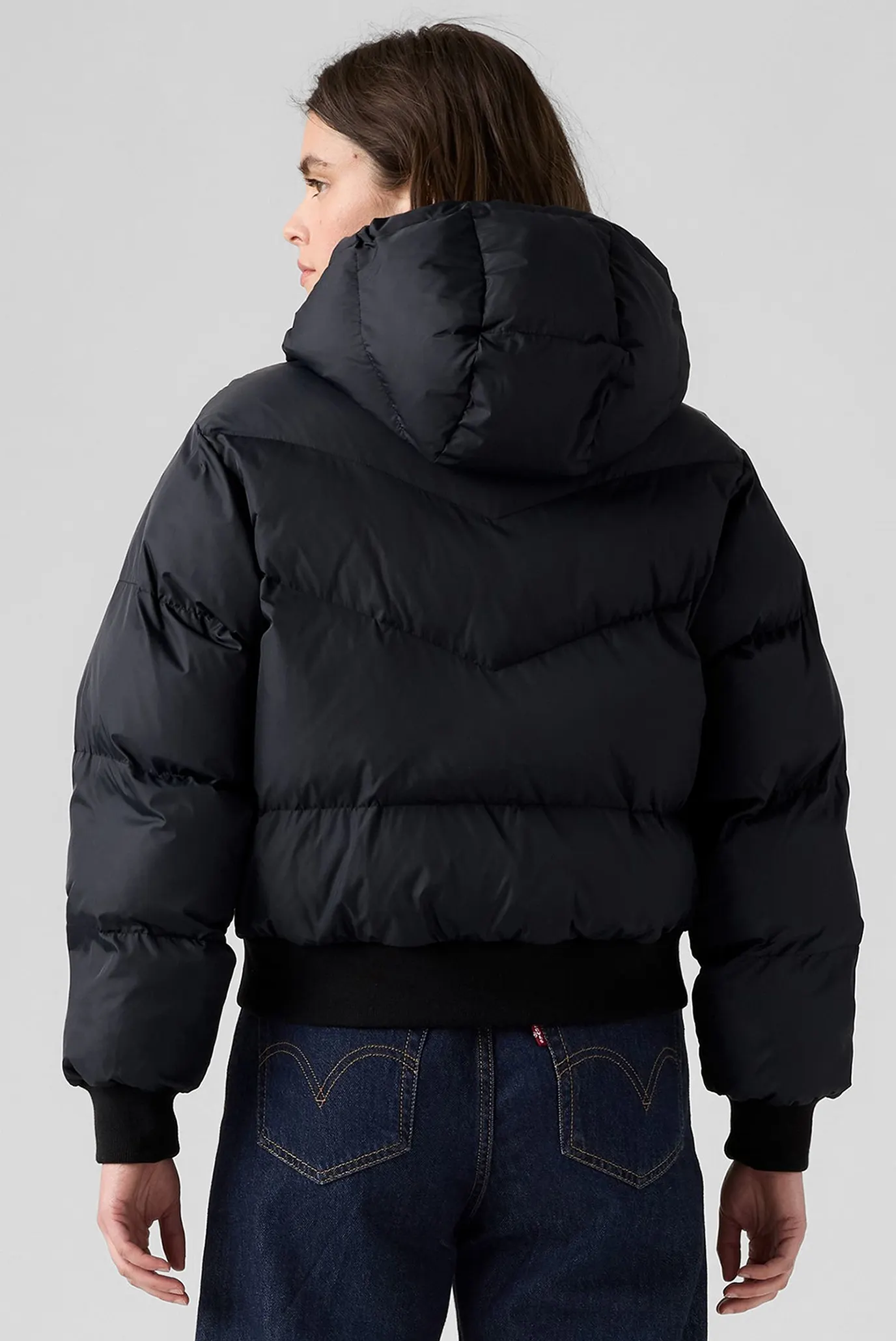 Жіноча чорна куртка 3