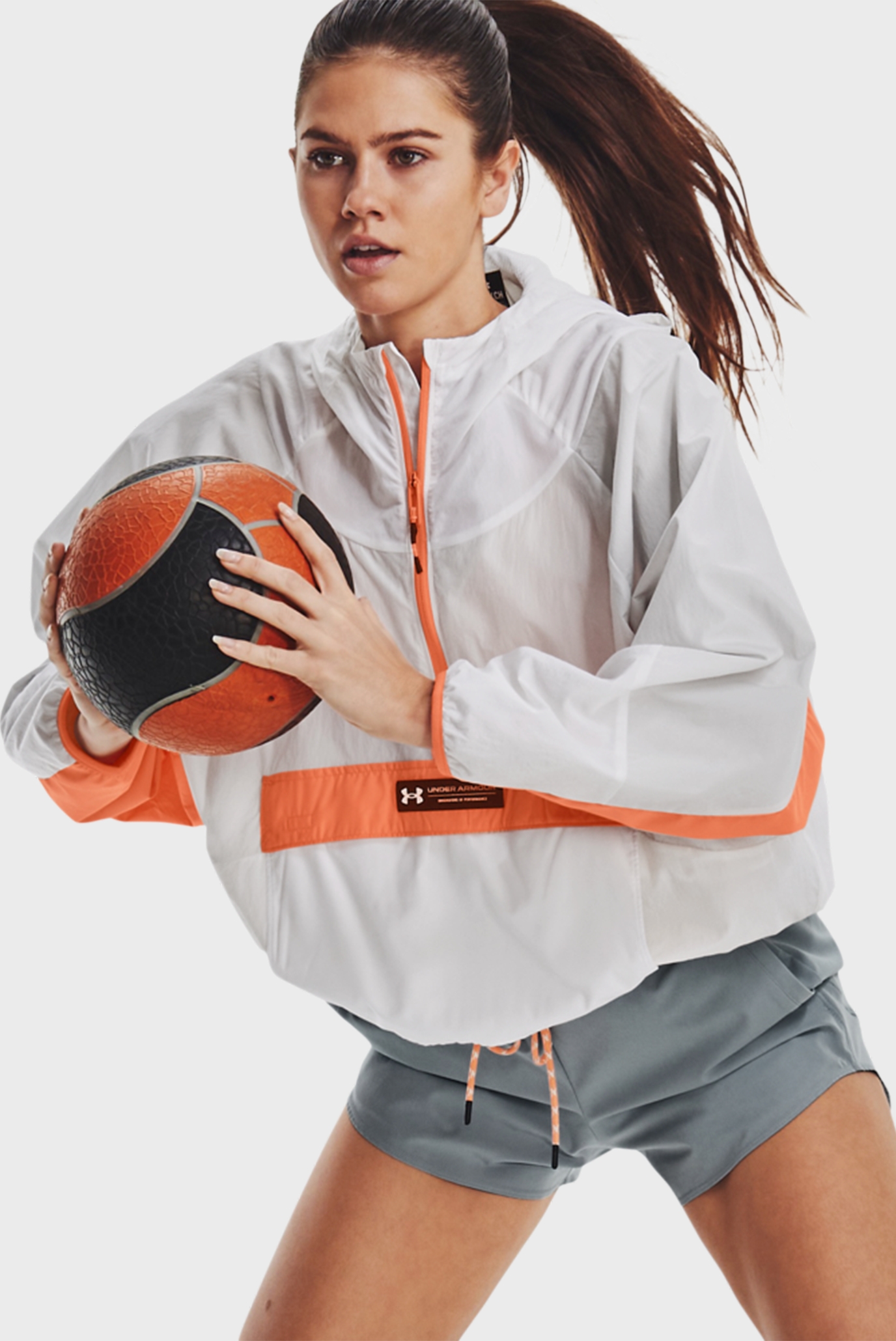 Женский белый анорак Rush Woven Anorak Белый M Under Armour 1376920-100 Женский белый анорак Rush Woven Anorak Белый M Under Armour 1376920-100