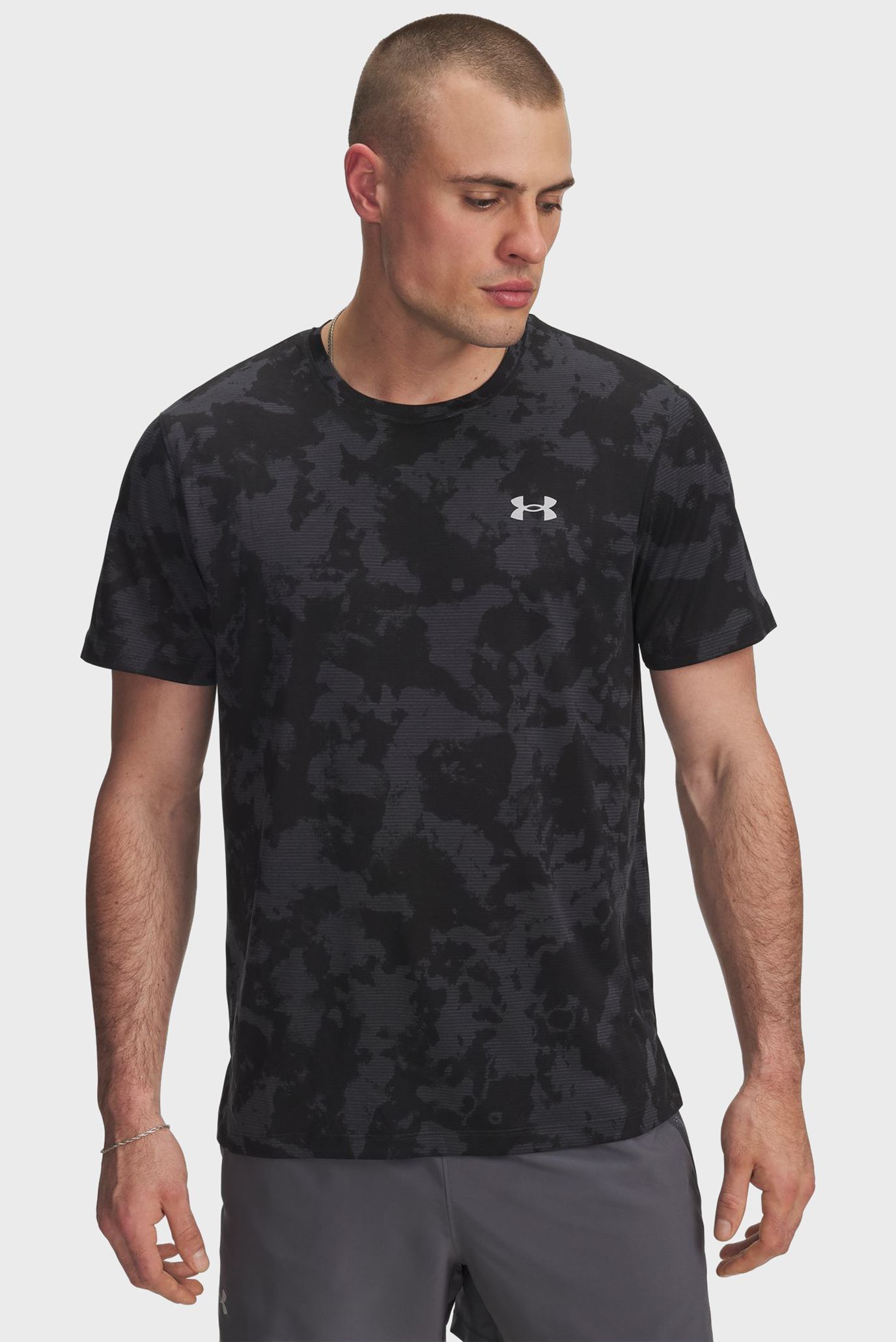 Мужская черная камуфляжная футболка UA Launch Printed SS Черный XXL Under Armour 6006110-016 Мужская черная камуфляжная футболка UA Launch Printed SS Черный XXL Under Armour 6006110-016