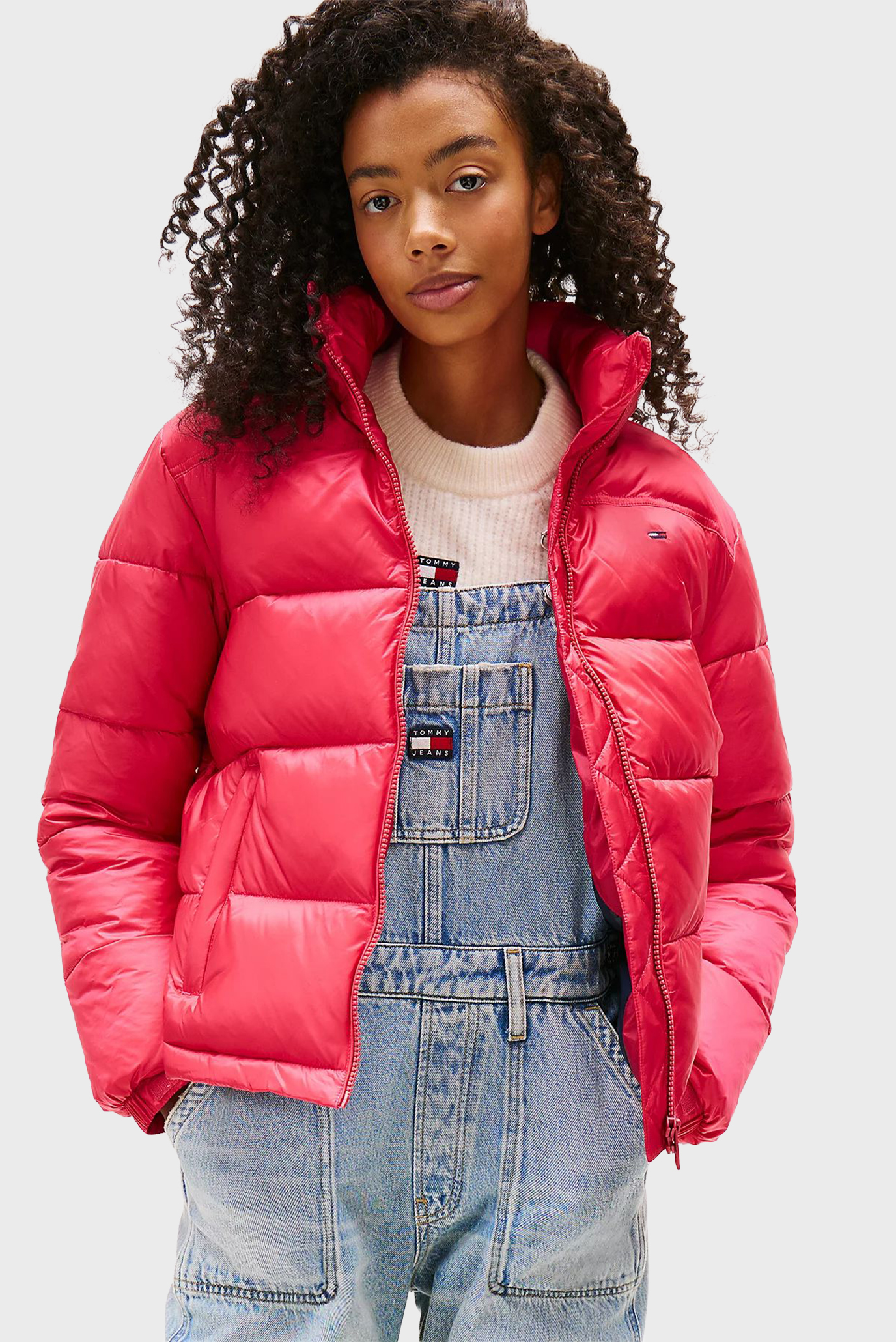Женская малиновая куртка PCKBL HOOD ESS PUFFER EXT Малиновый S Tommy Jeans DW0DW21619 Женская малиновая куртка PCKBL HOOD ESS PUFFER EXT Малиновый S Tommy Jeans DW0DW21619