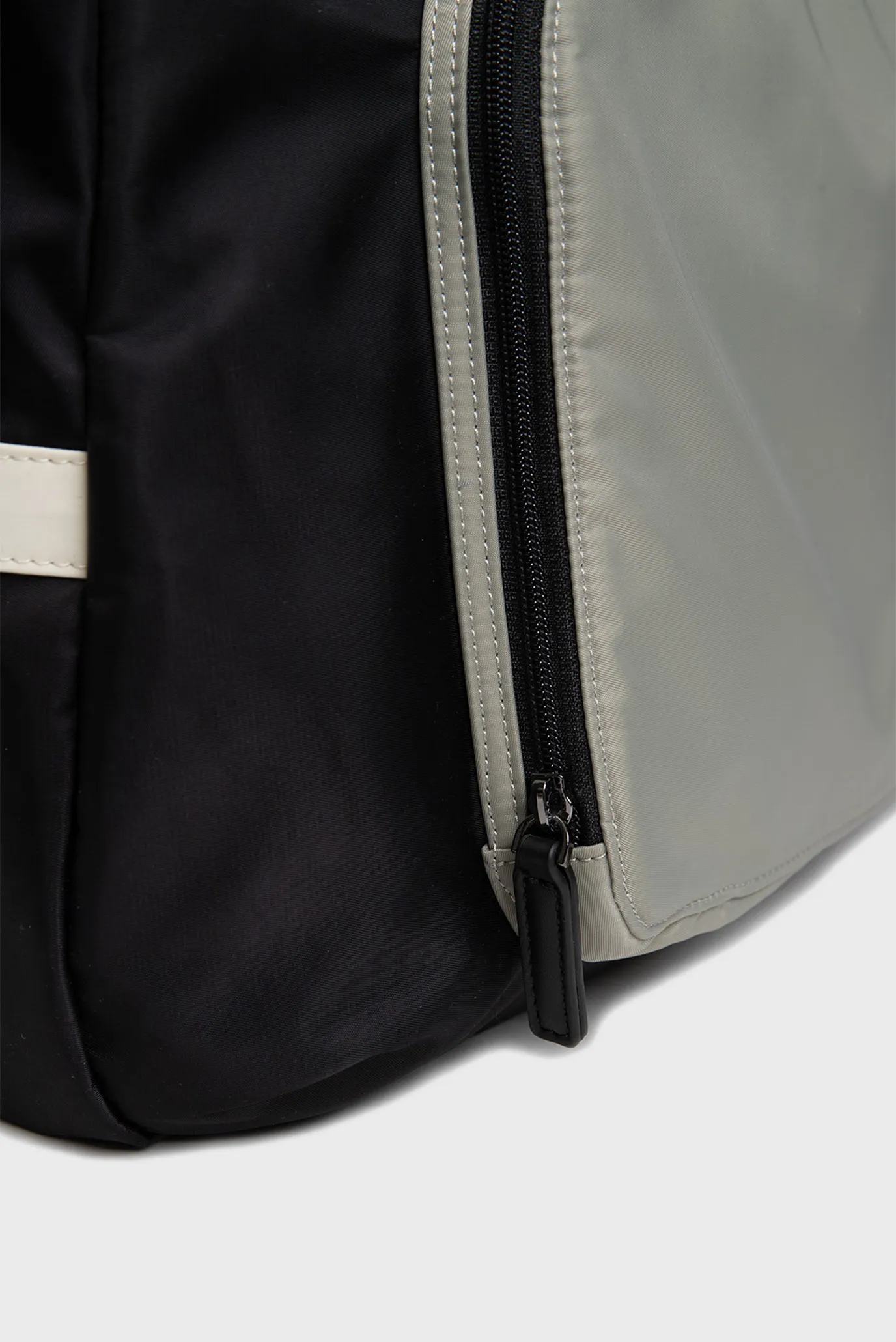 Чоловіча чорна дорожня сумка COLBIN 2