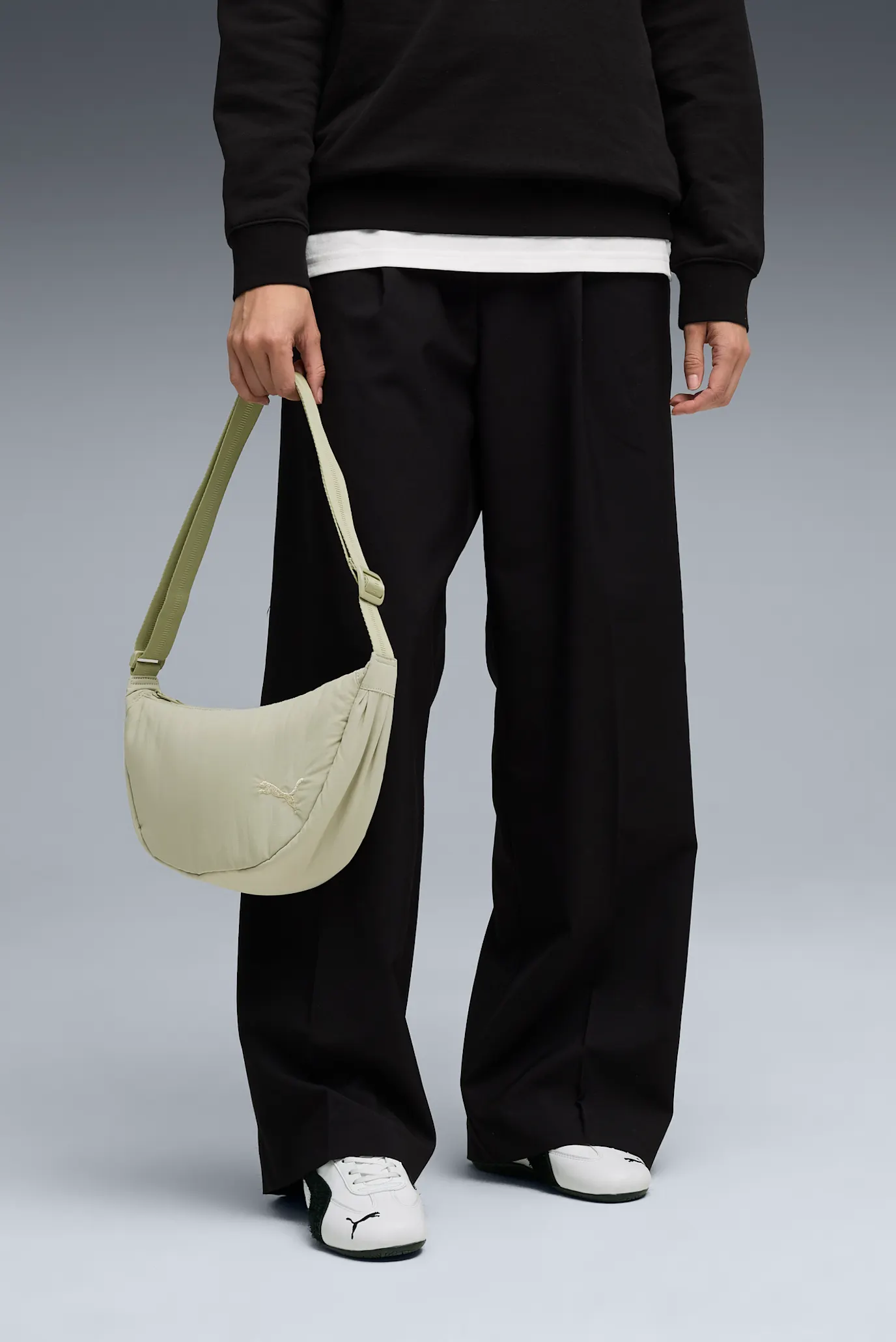 Женская оливковая сумка HER Half Moon 3L Bag 3