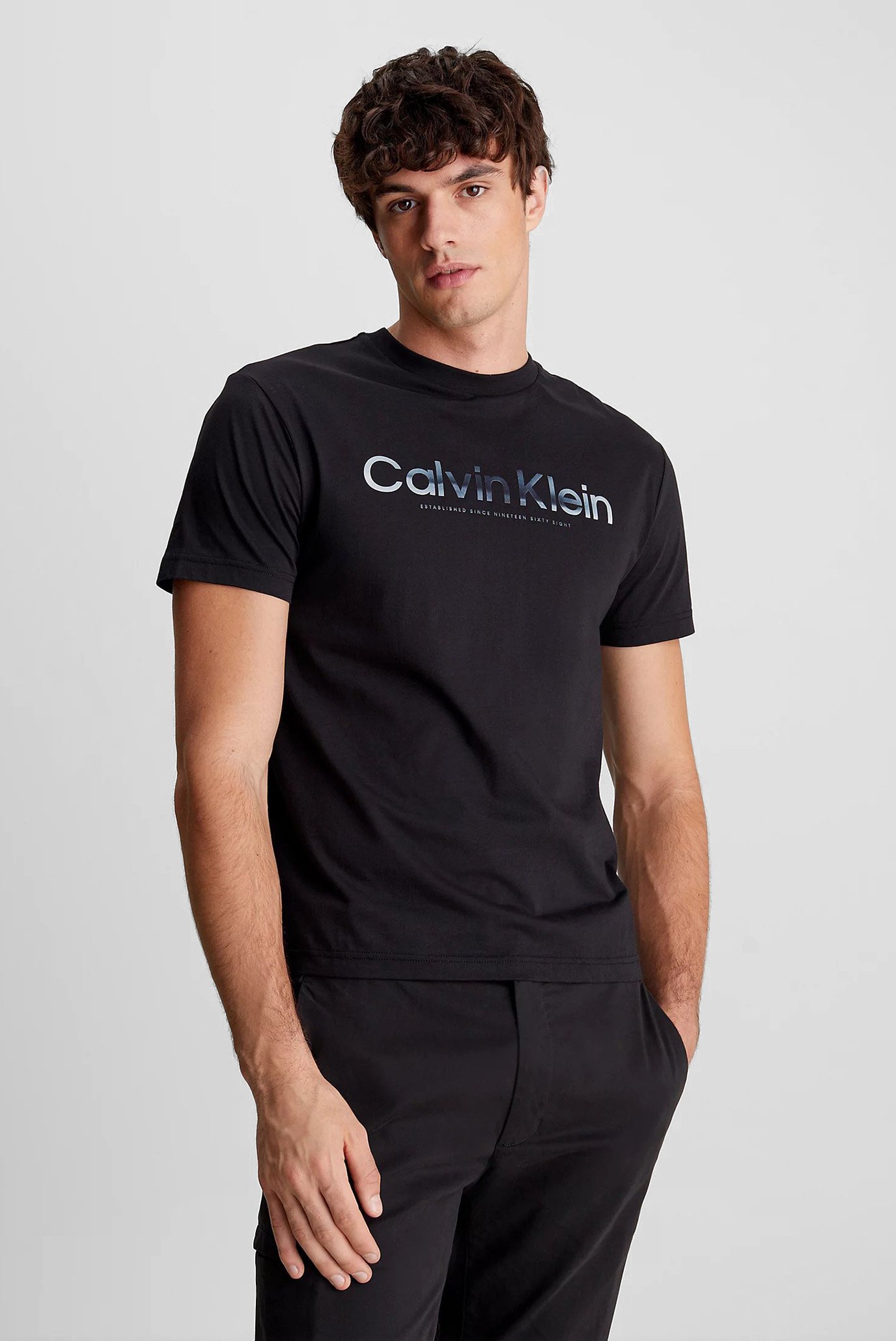 Мужская черная футболка DIFFUSED LOGO Calvin Klein K10K112497 — MD-Fashion