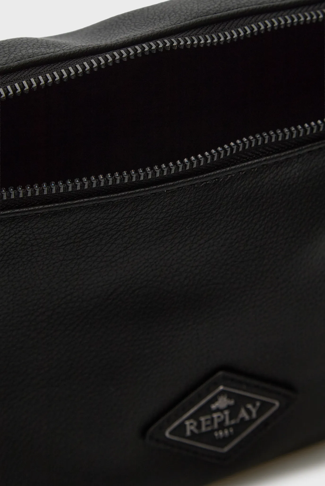 Чоловіча чорна поясна сумка 5