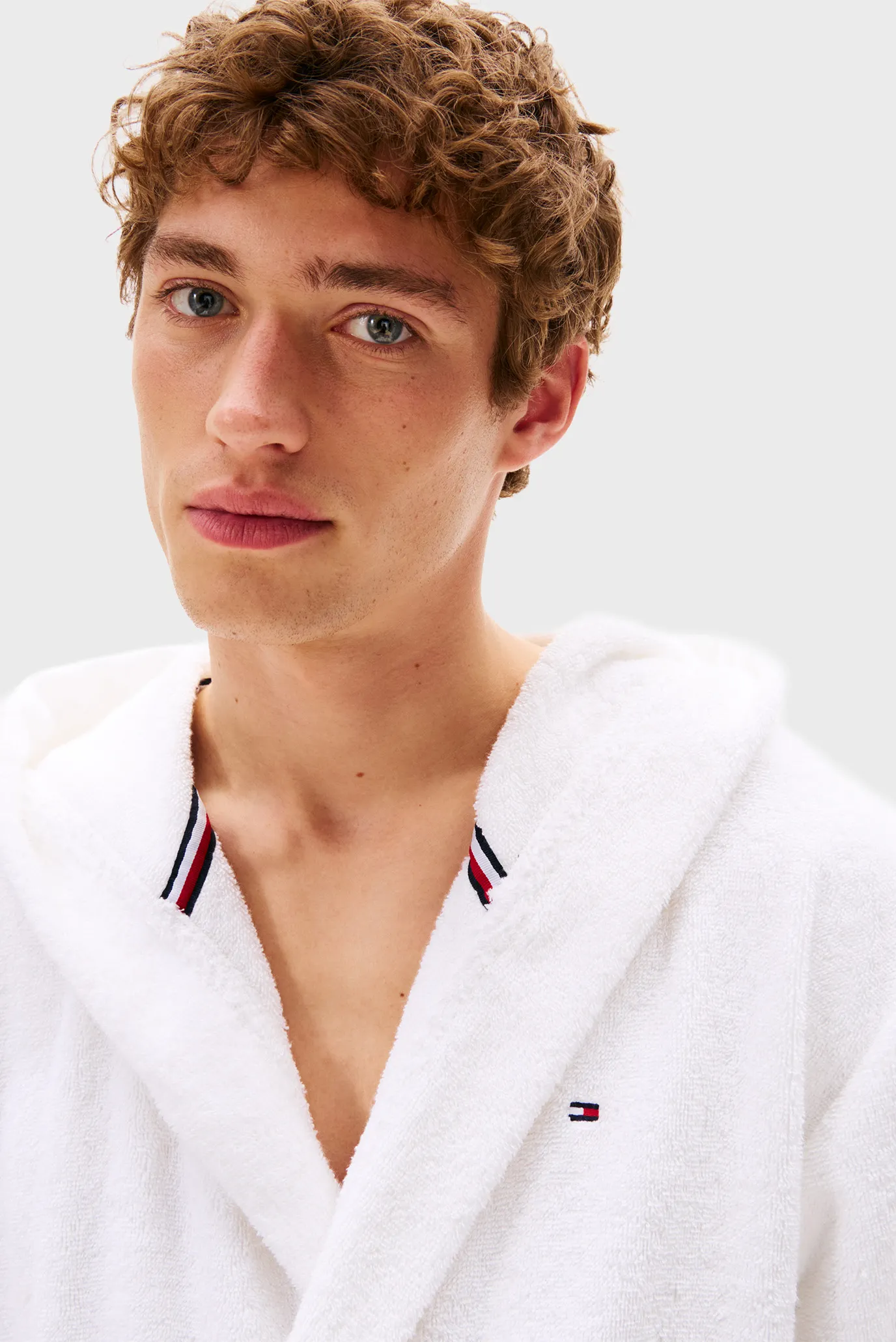 Мужской белый халат HOODED 4