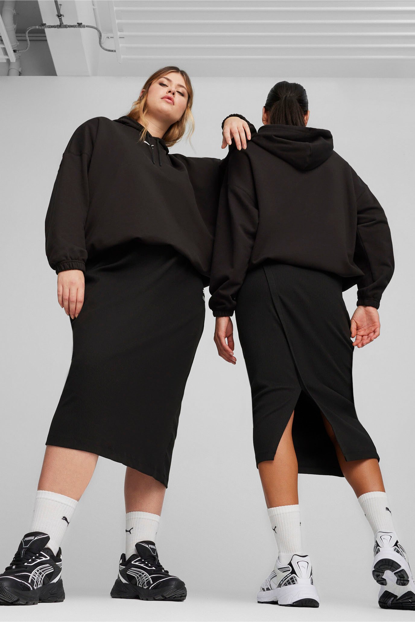 Женская черная юбка CLASSICS Women's Ribbed Midi Skirt 1