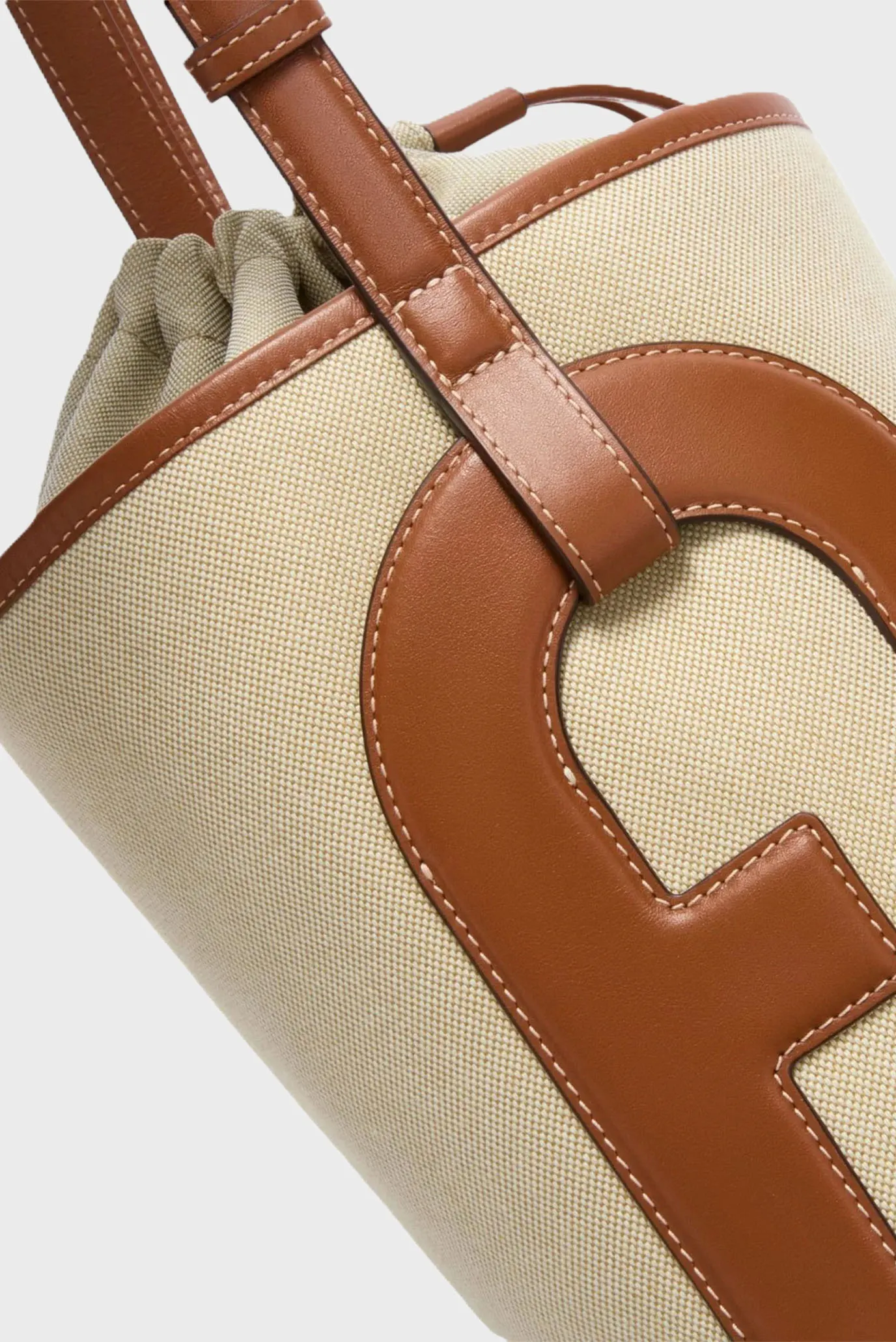 Женская бежевая сумка 2