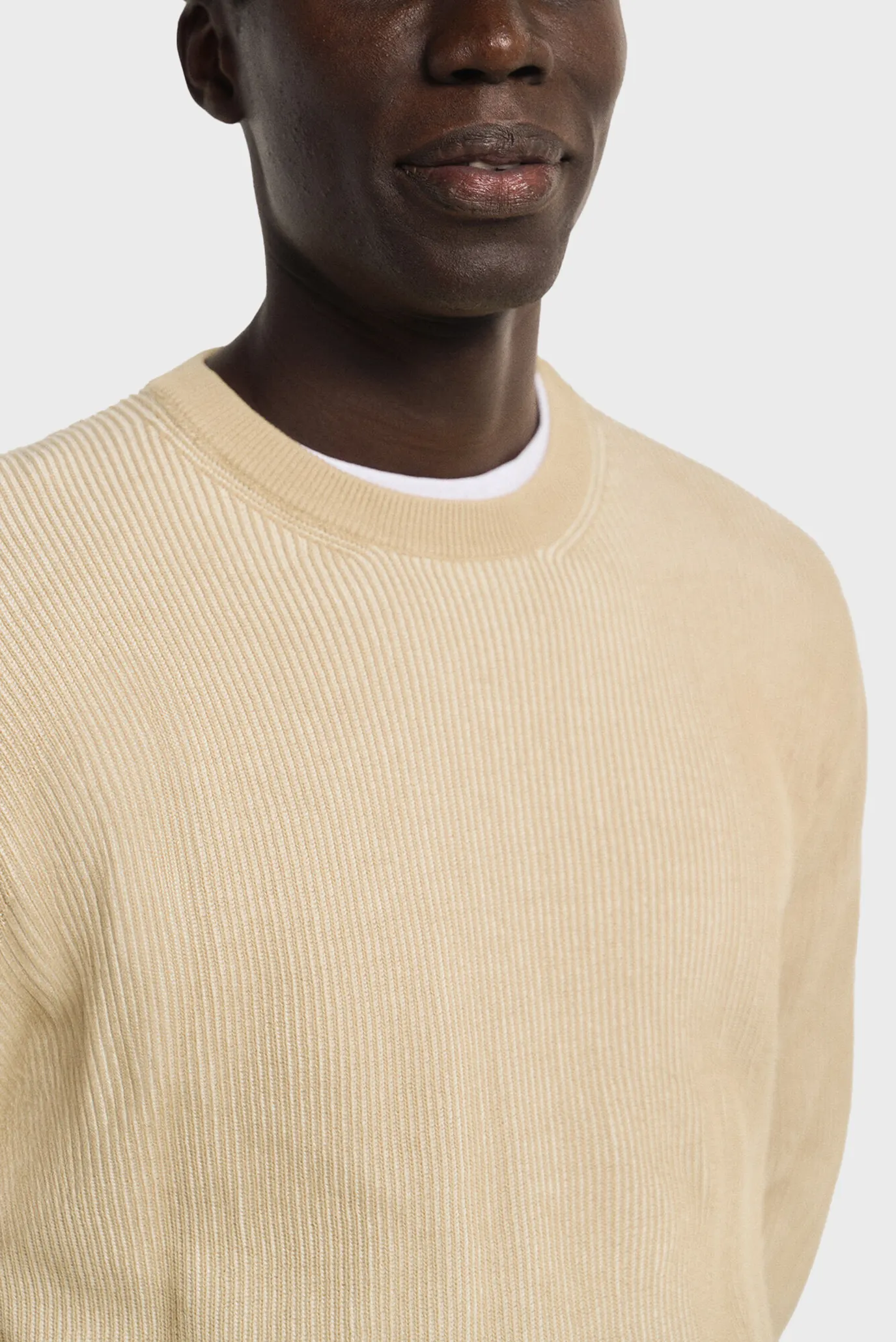 Мужской бежевый джемпер 4