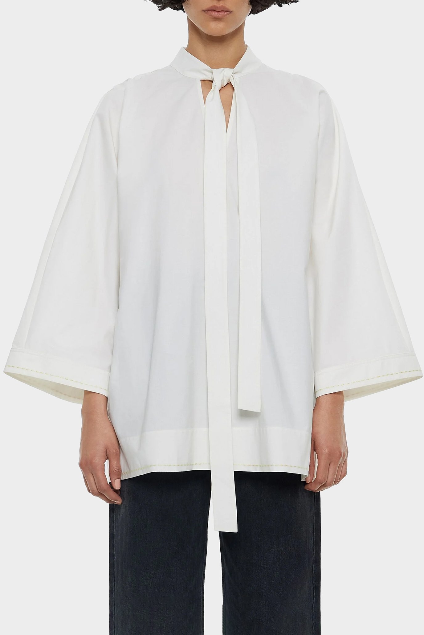 Жіноча біла блуза 1