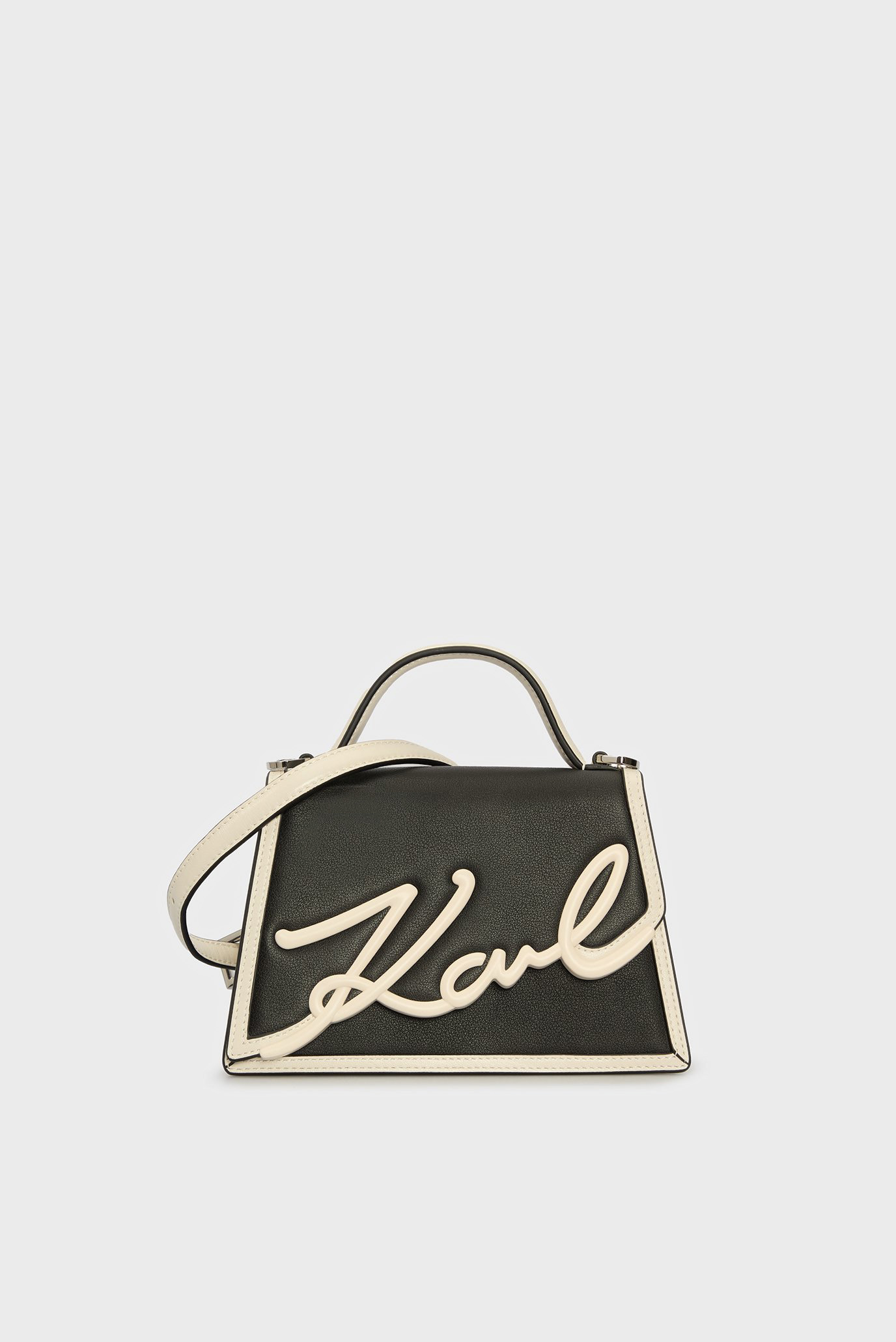 Женская черная кожаная сумка k signature 2.0 sp sm cb Черный ONESIZE Karl Lagerfeld 245W3072 Женская черная кожаная сумка k signature 2.0 sp sm cb Черный ONESIZE Karl Lagerfeld 245W3072