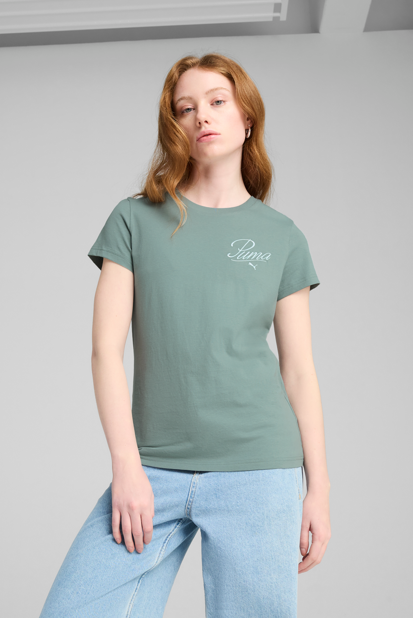 Женская зеленая футболка ESS SCRIPT Tee Women 1