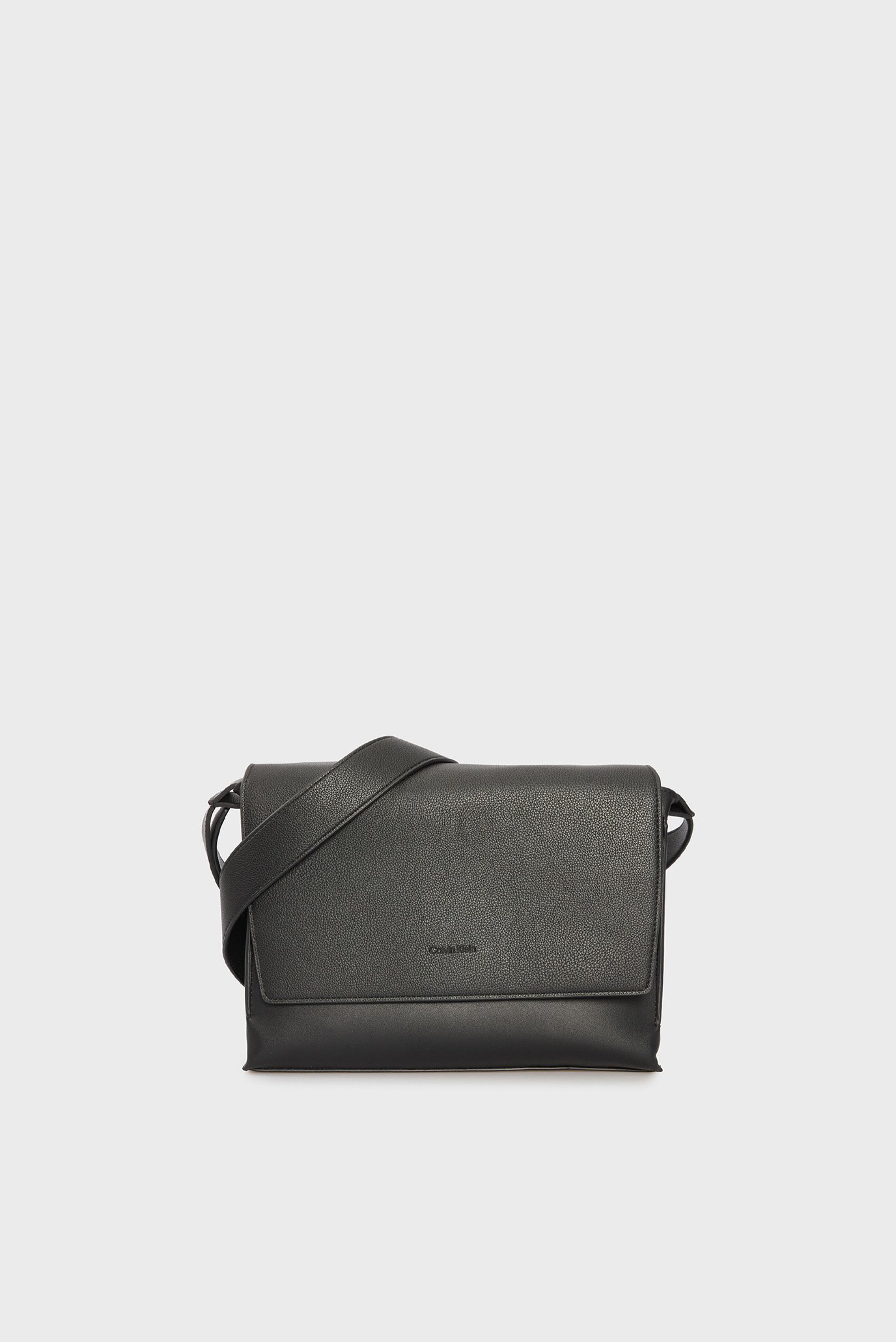 Мужская черная сумка MICRO PEBBLE MESSENGER 27 Черный ONESIZE Calvin Klein LV04D3034G Мужская черная сумка MICRO PEBBLE MESSENGER 27 Черный ONESIZE Calvin Klein LV04D3034G