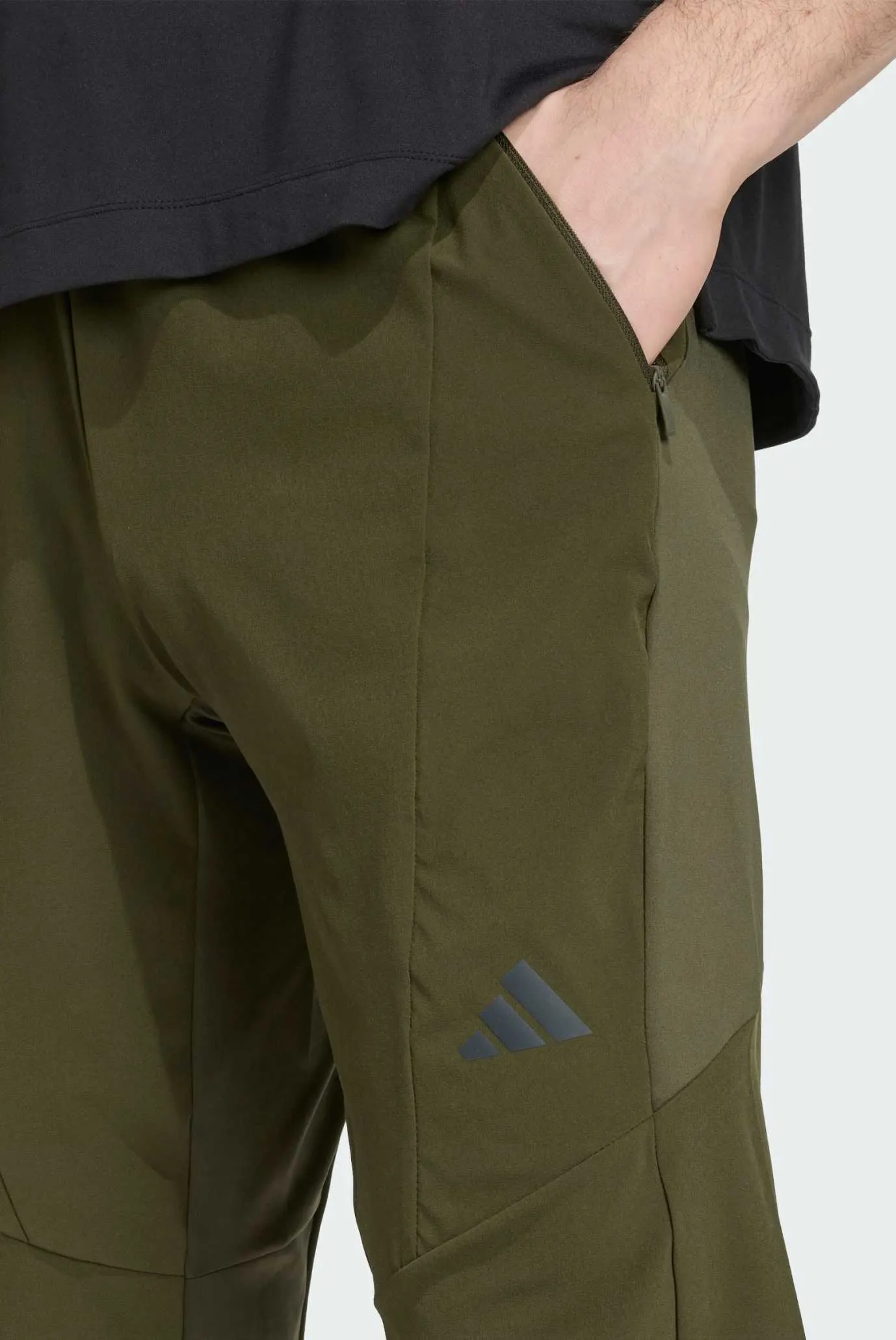 Мужские оливковые спортивные брюки Designed for Training Hybrid 4