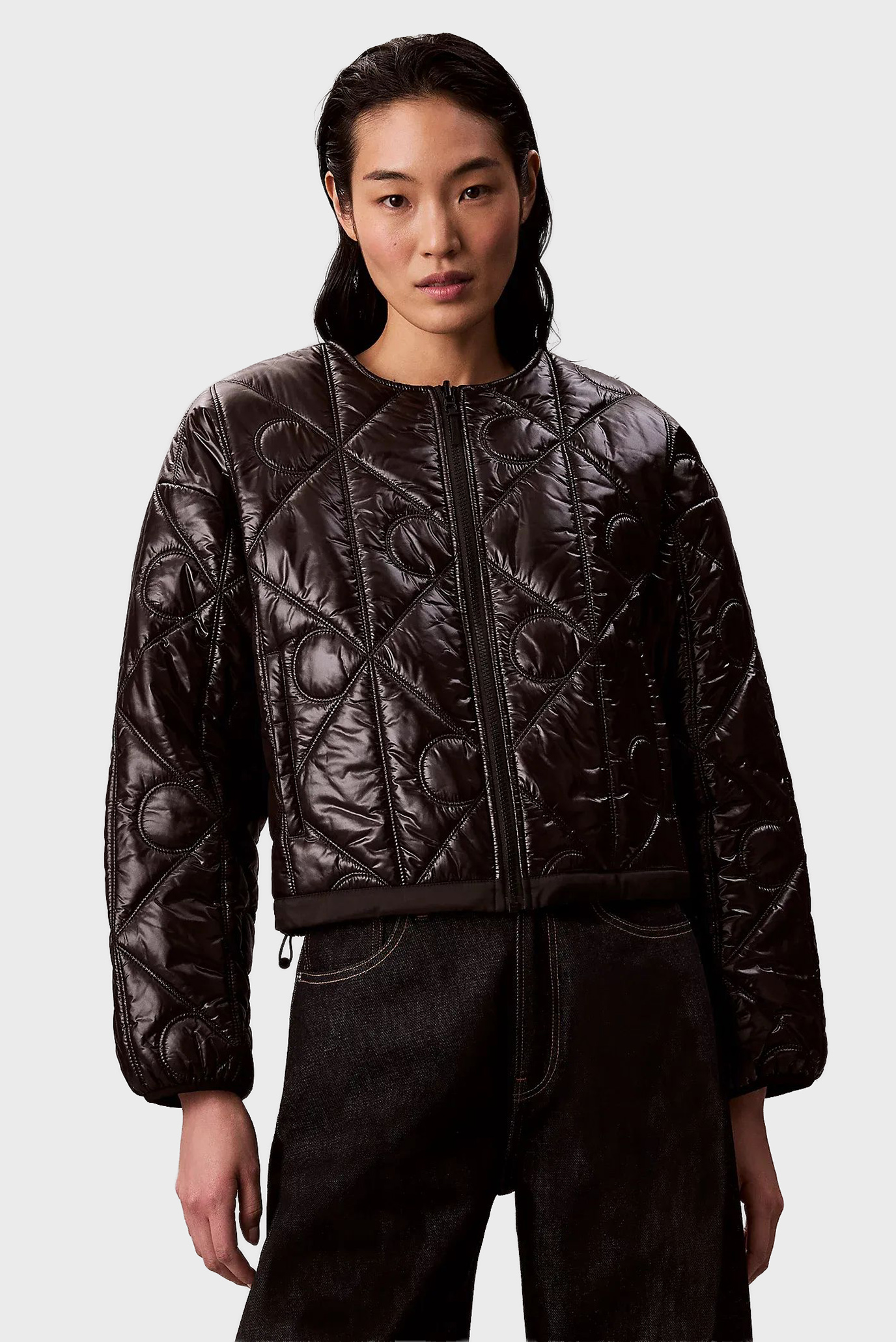 Женская черная куртка LOGO QUILTED Черный L Calvin Klein Jeans LV044D511G Женская черная куртка LOGO QUILTED Черный L Calvin Klein Jeans LV044D511G