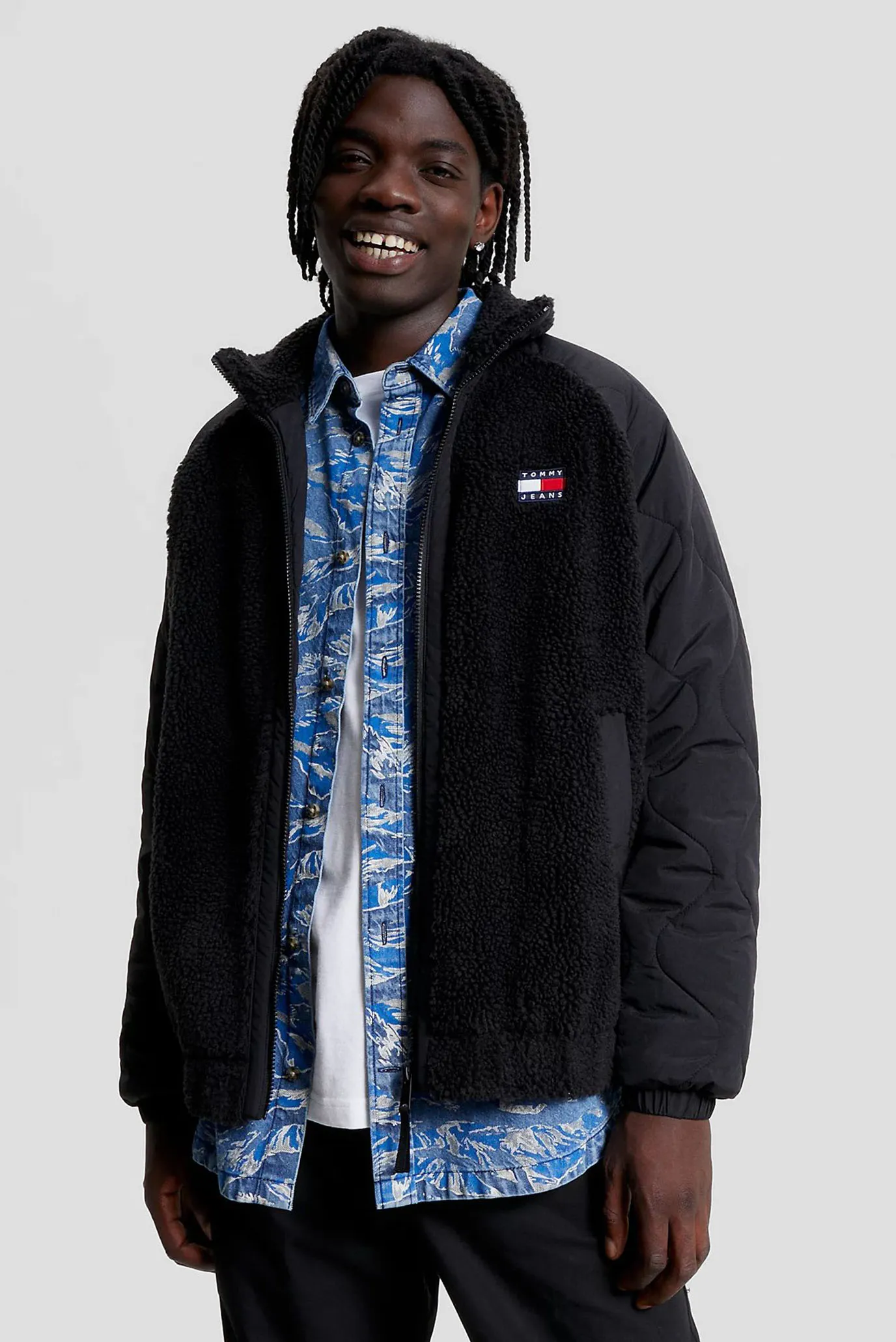 Чоловіча чорна куртка TJM MIX MEDIA SHERPA JACKET Tommy Jeans DM0DM17236 — MDFashion