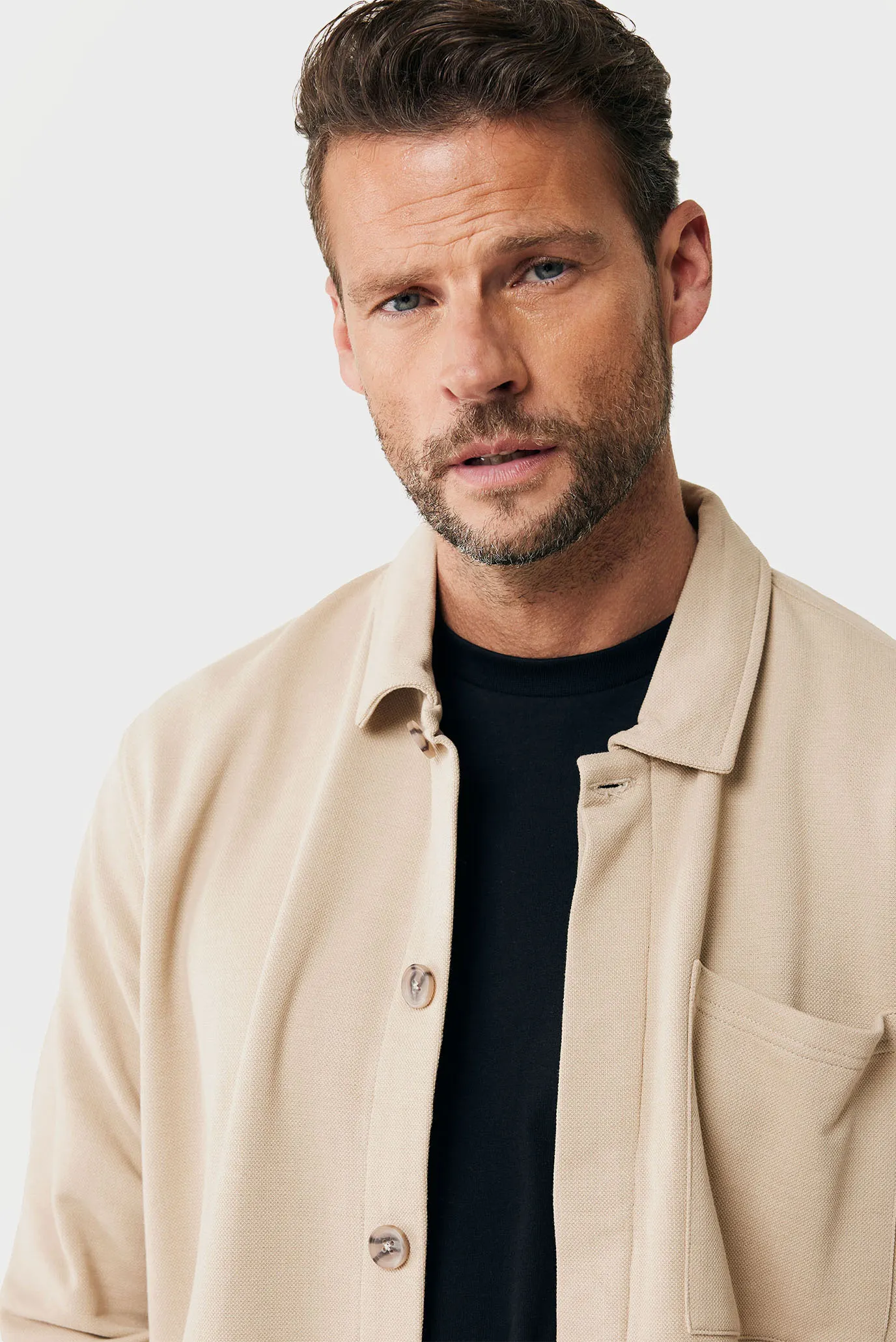 Чоловіча бежева сорочка-пальто 4