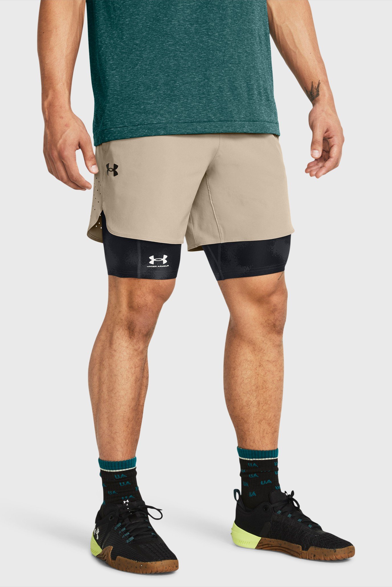 Чоловічі бежеві шорти UA Peak Woven Shorts 1