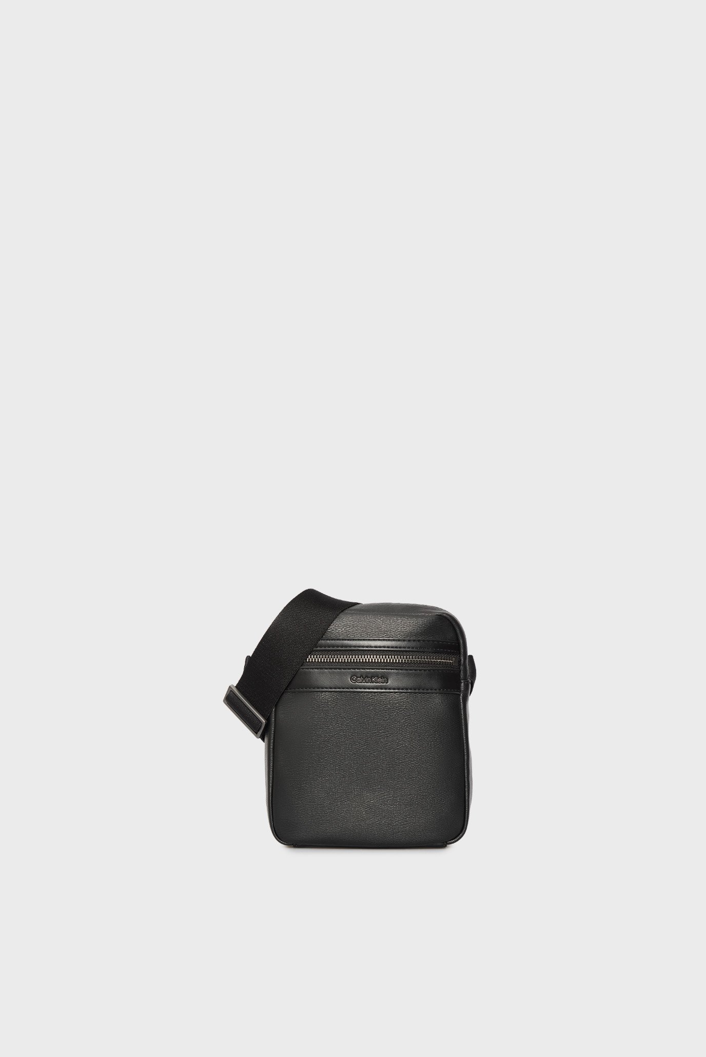 Мужская черная сумка ZIP REPORTER Черный ONESIZE Calvin Klein LV04D3264G Мужская черная сумка ZIP REPORTER Черный ONESIZE Calvin Klein LV04D3264G
