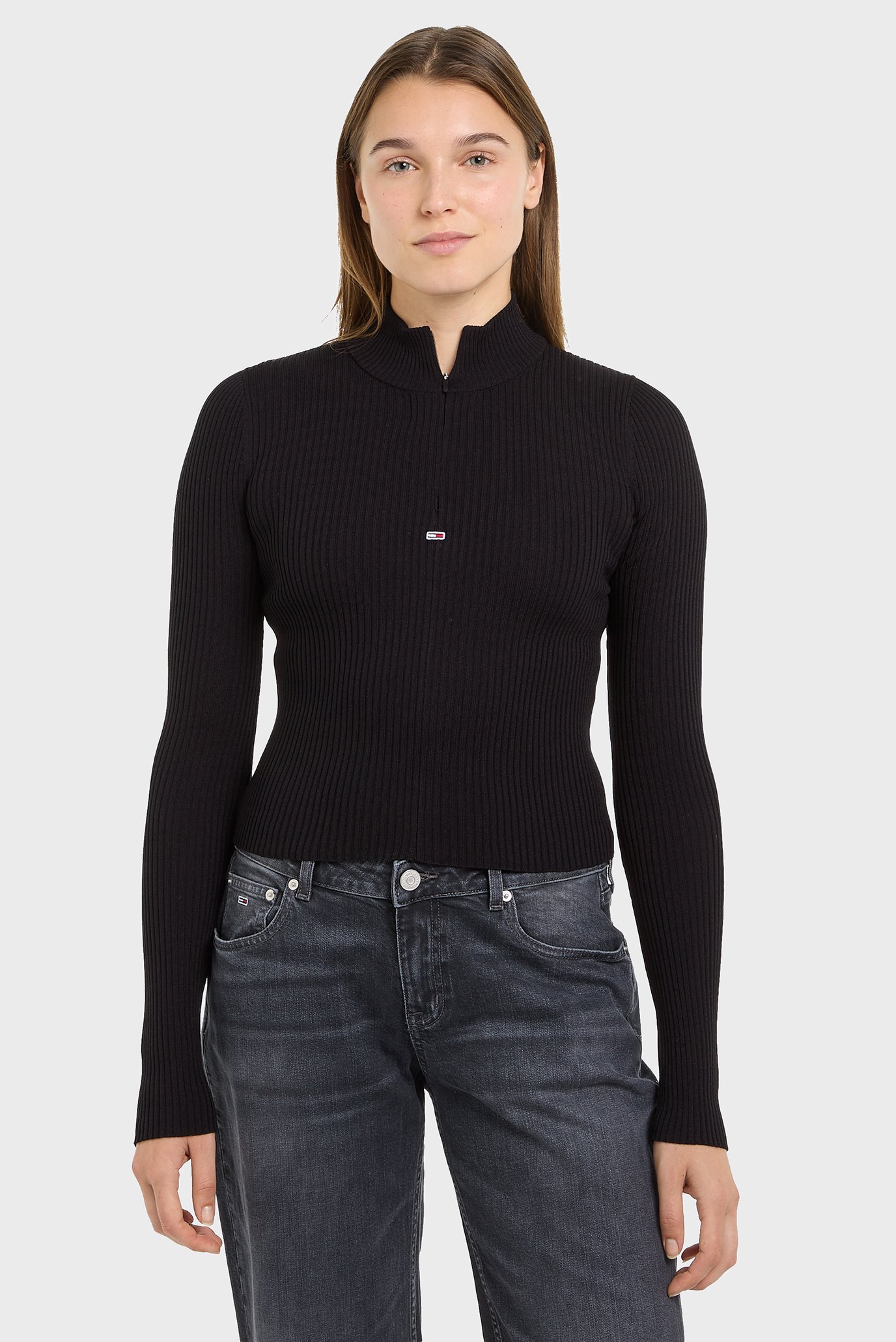Женская черная кофта TJW 1/4 ZIP TECHNICAL RIB Черный L Tommy Jeans DW0DW18518 Женская черная кофта TJW 1/4 ZIP TECHNICAL RIB Черный L Tommy Jeans DW0DW18518