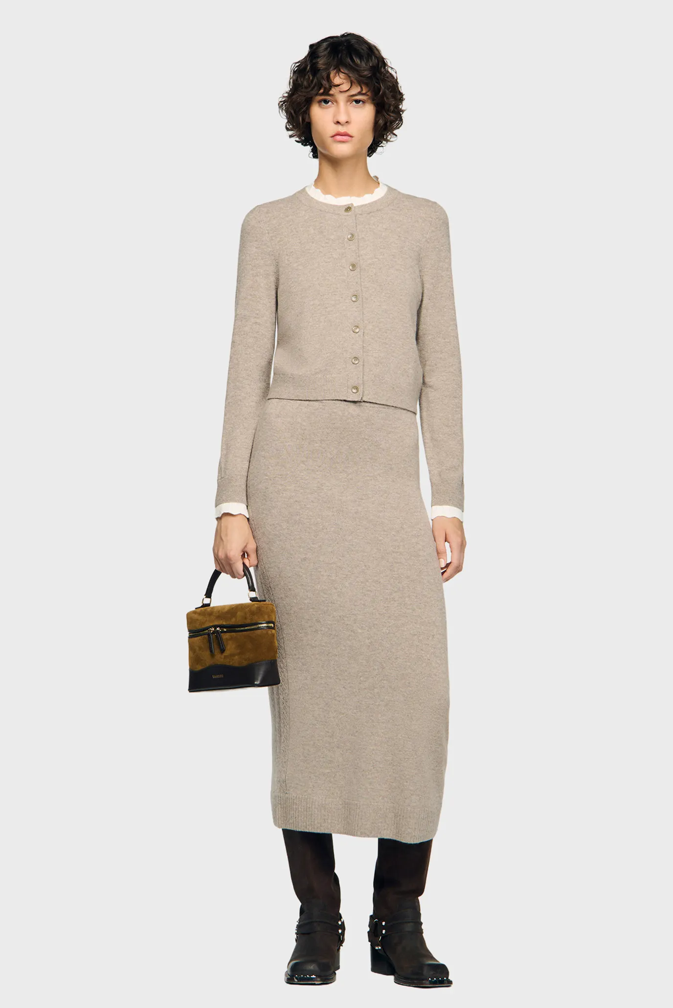 Жіночий бежевий вовняний кардиган 2